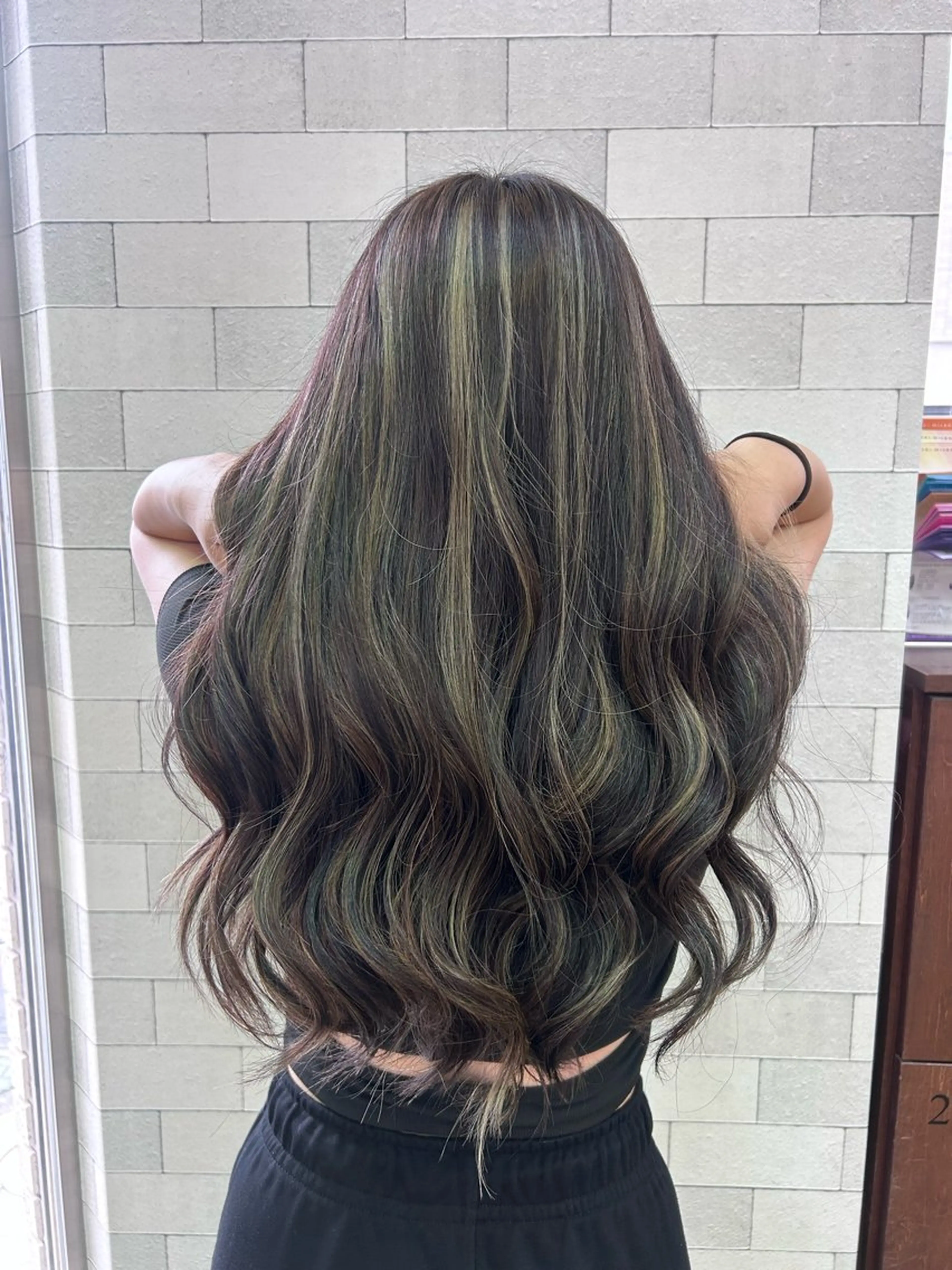 ロング カラー ヘアカラー ハイトーン×艶カラー 🤍MIZUKIのヘアスタイル