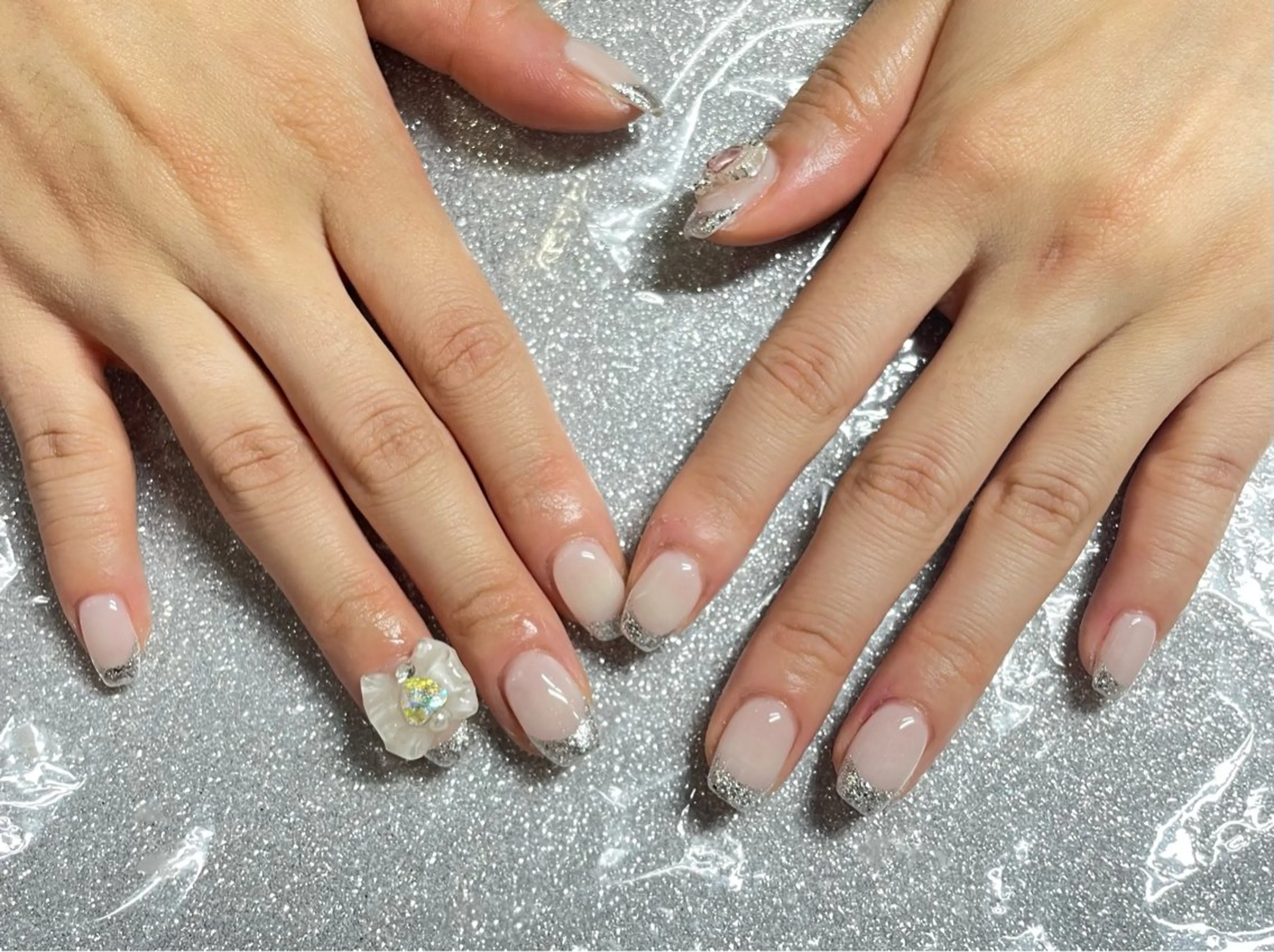 ネイル ハンドネイル VIERU 🌈🎀💖のネイルデザイン