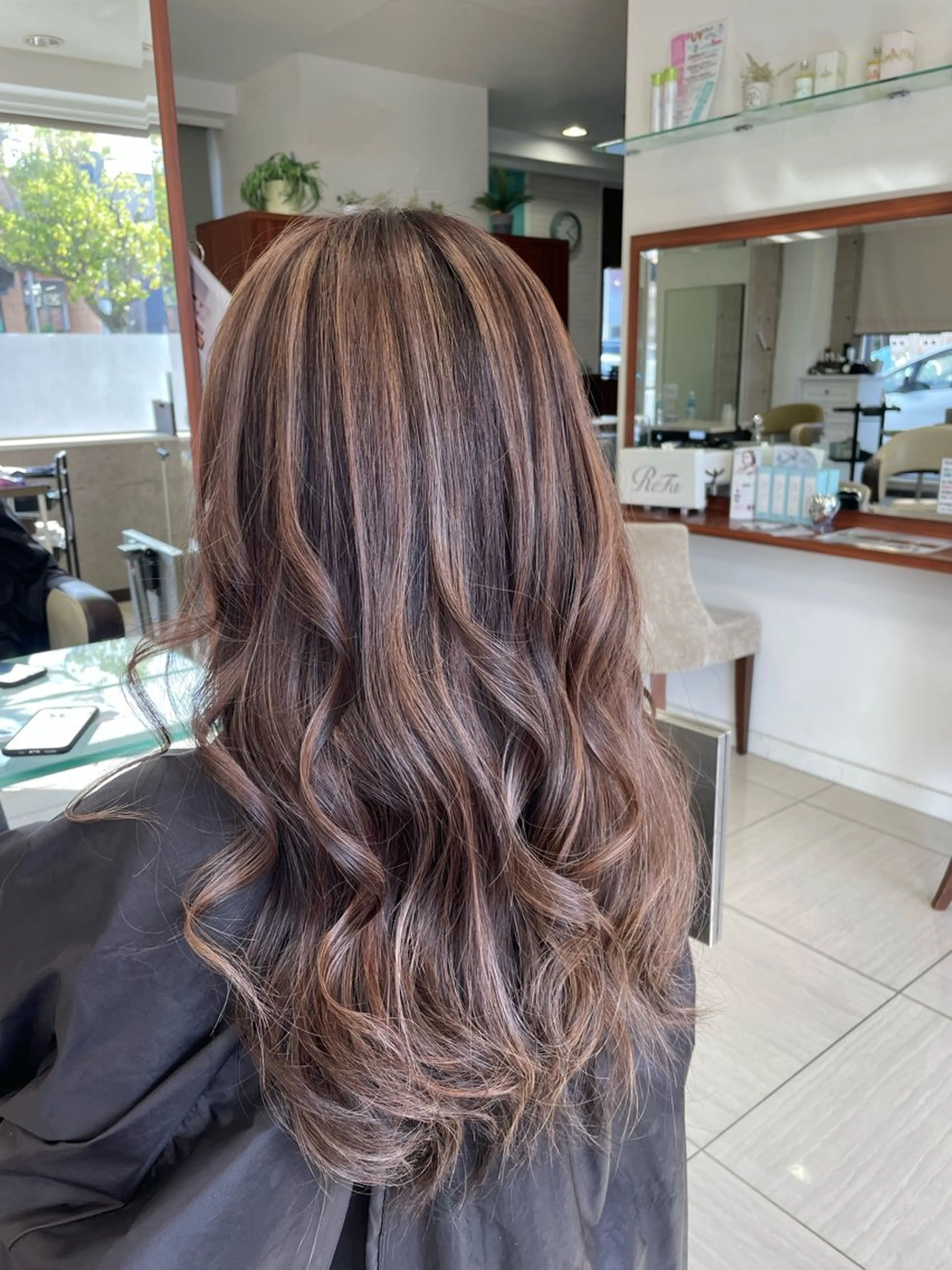 脱白髪染め＋白髪ぼかしハイライト＋2stepトリートメントの写真