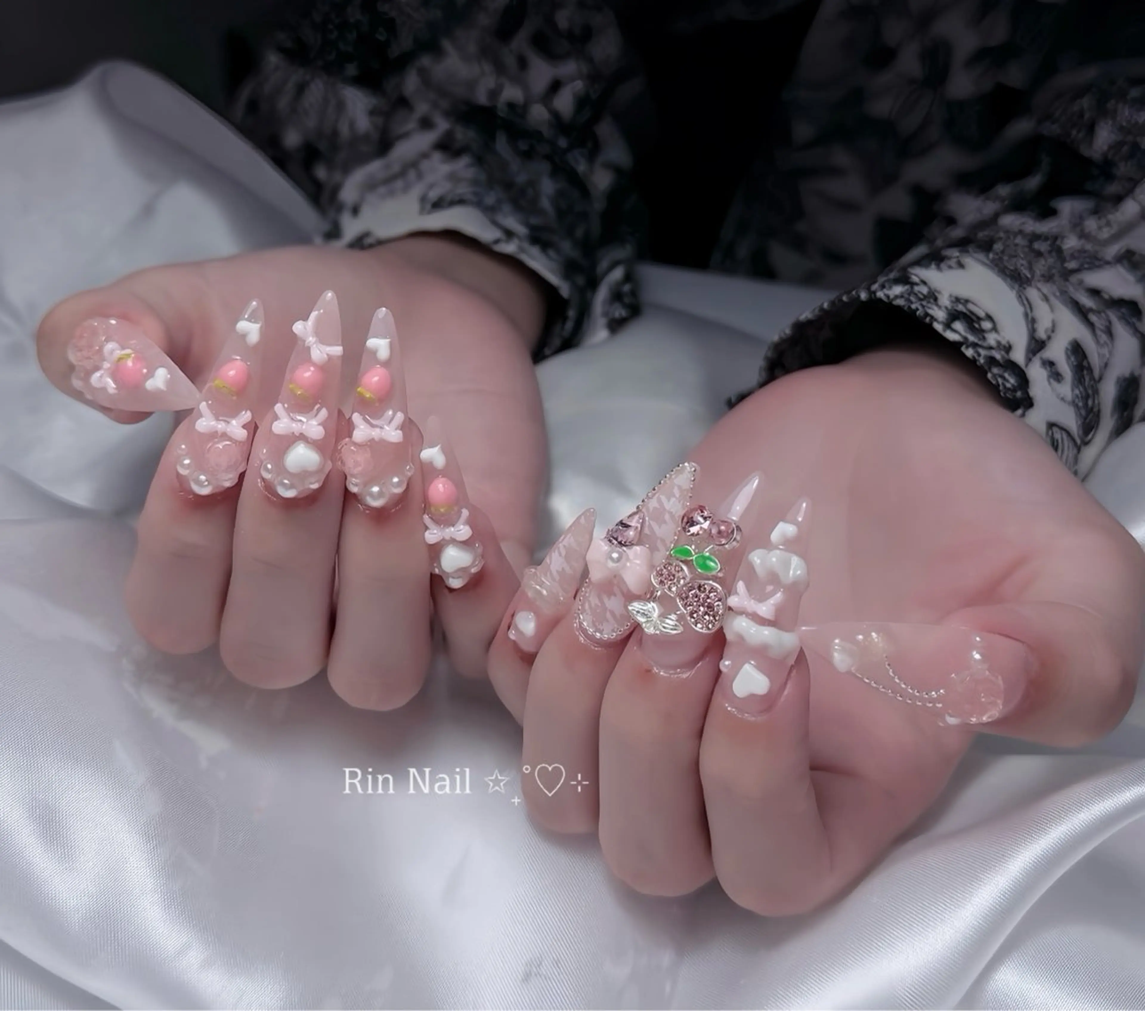 ネイル ボルドー フレンチネイル グラデーション キラキラネイル 韓国ネイル ハンドネイル Rin Nail Shinokuboのネイルデザイン