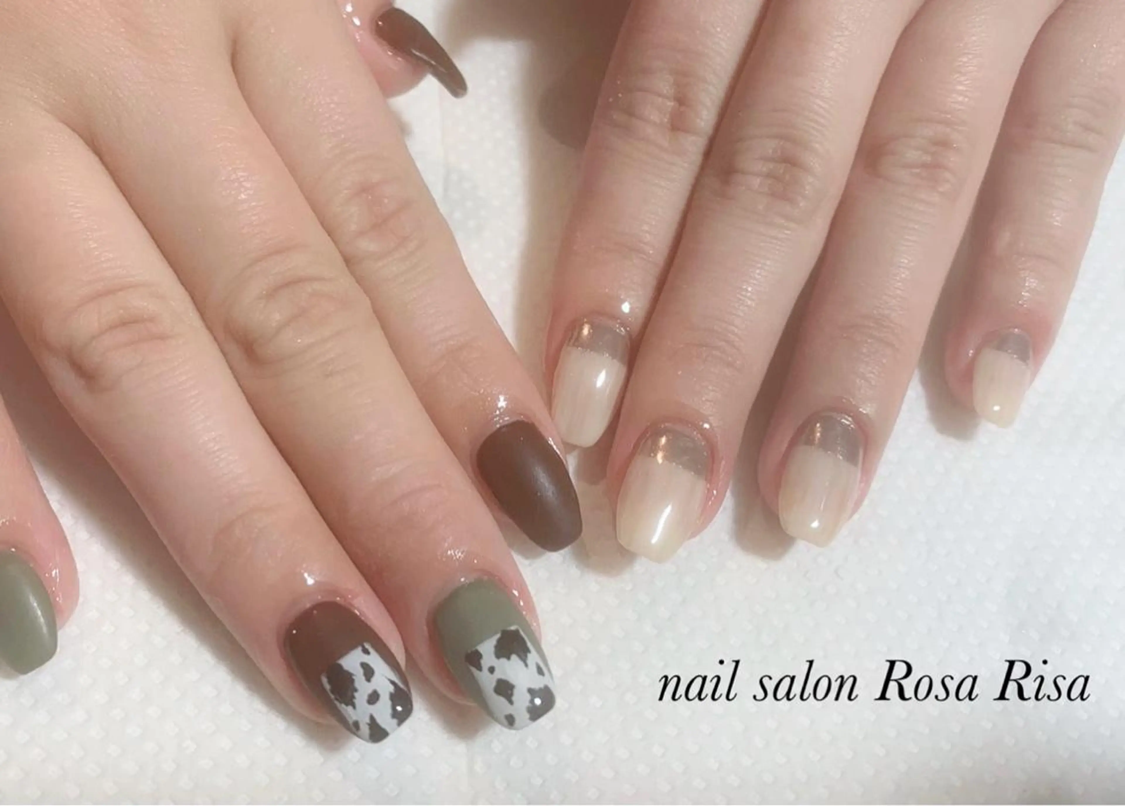 ミディアム ネイル ミラーネイル ネイルスタジオ シェイクユアハンズのネイルデザイン