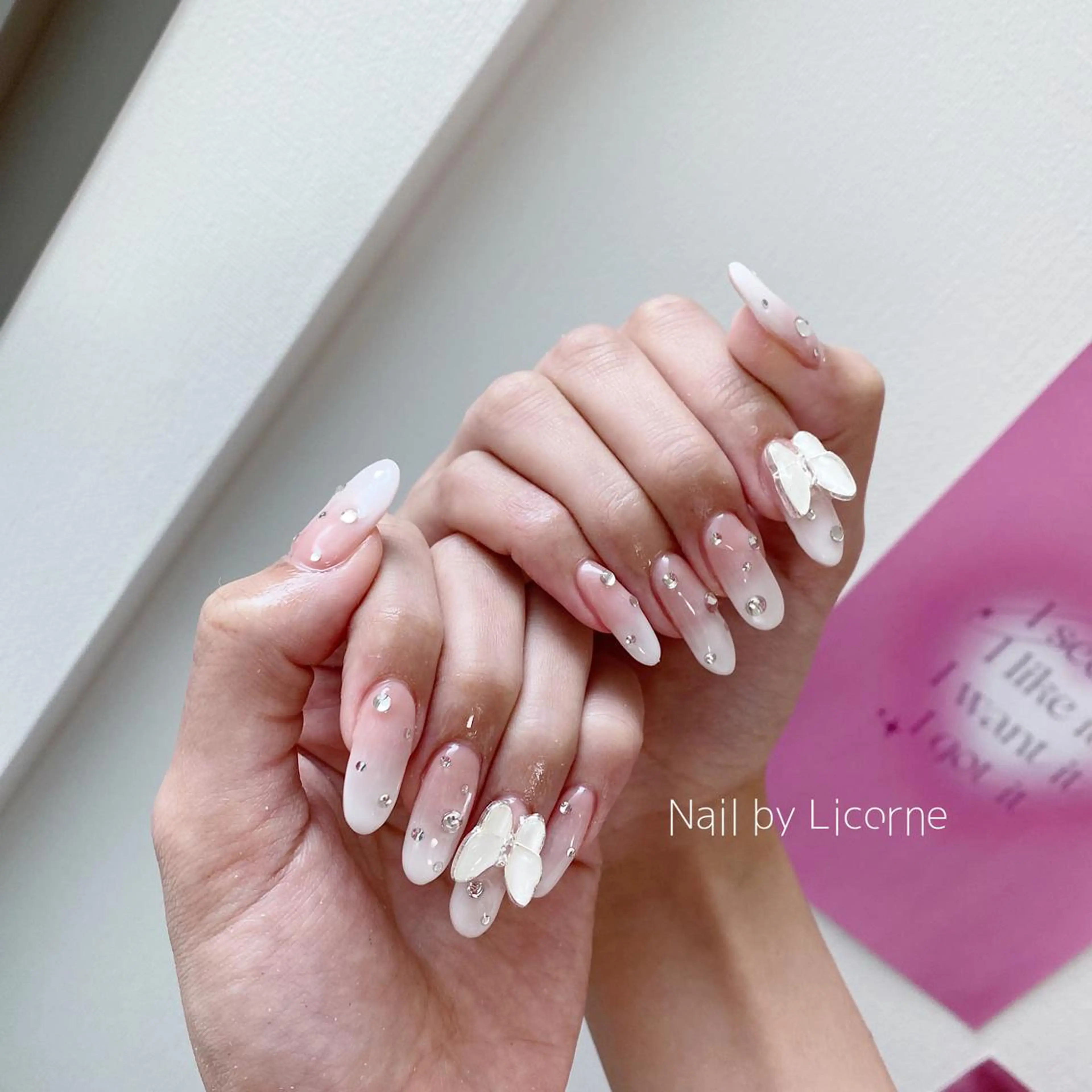 ネイル アートネイル オーロラネイル フレンチネイル 氷ネイル・うるうるネイル マグネットネイル ハンドネイル Nail by Licorneのネイルデザイン