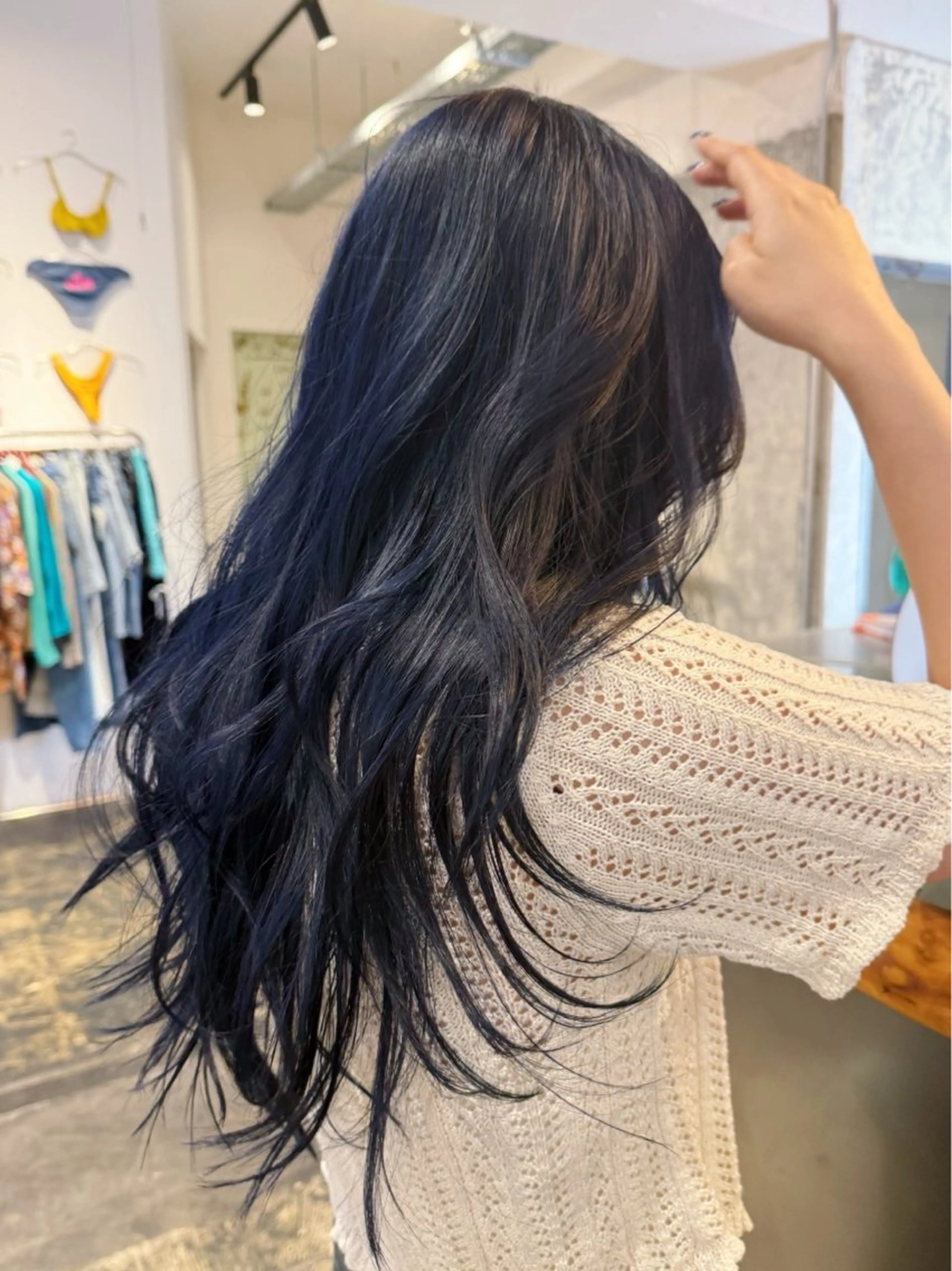 ロング カラー ロングレイヤー ブルーカラー ネイビーカラー レイヤーカット ロング カット ヘアカラー トリートメント hanami /名駅のヘアスタイル