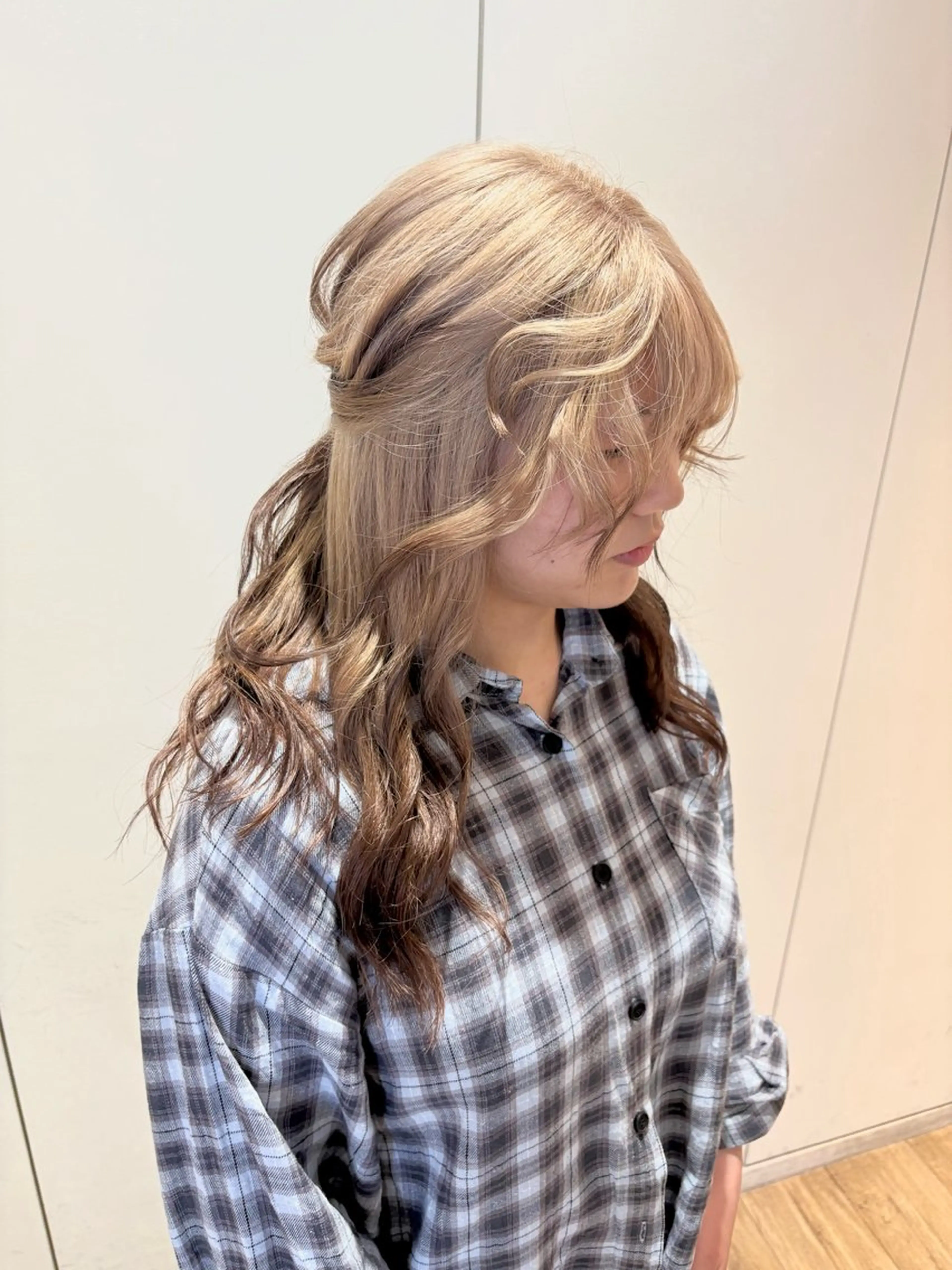 ロング カット ヘアカラー トリートメント 前田 菜奈子のヘアスタイル