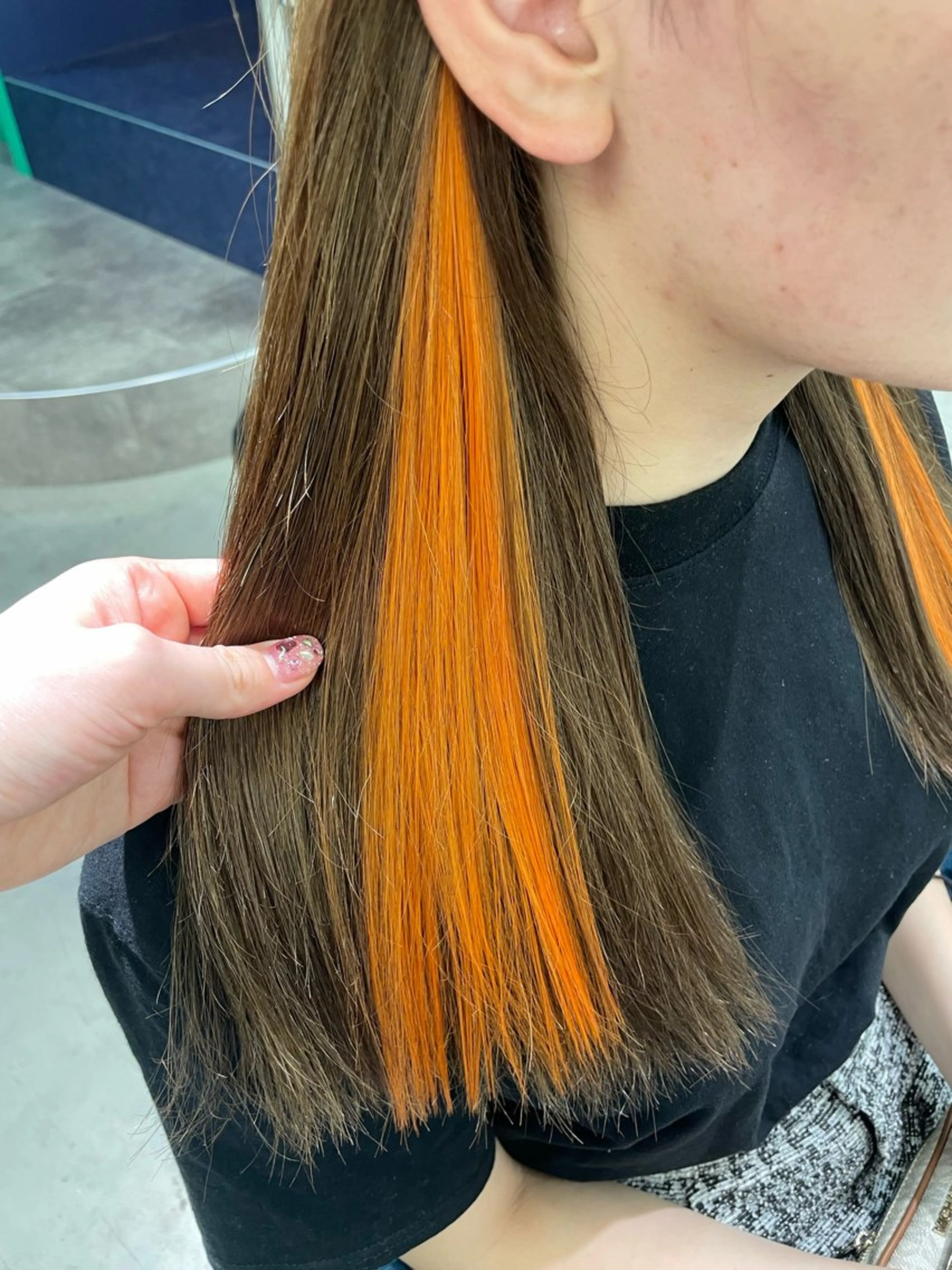 セミロング カラー オレンジ エクステ 安井まゆ _Box mico.のヘアスタイル