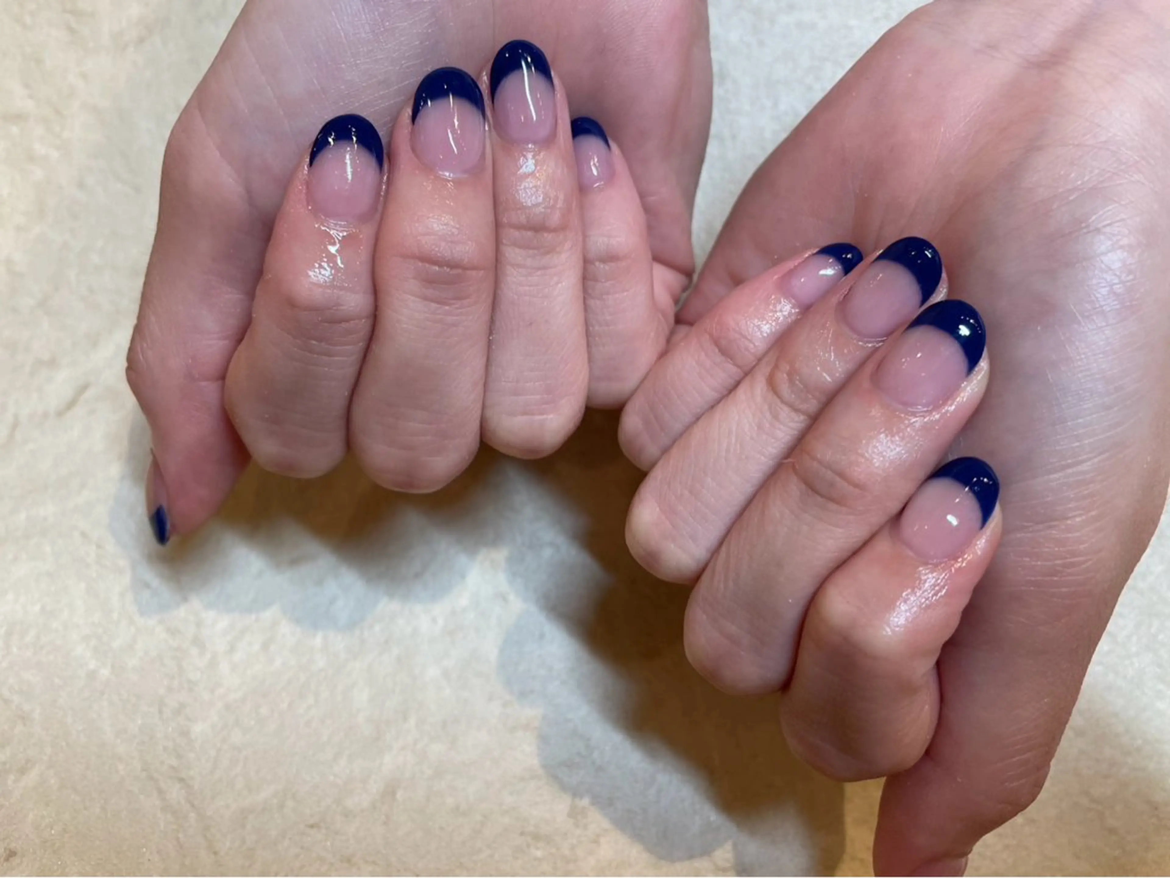 【ハンドジェル】フレンチ(クリアベース)¥3.990🤍ジェルオフ込の写真