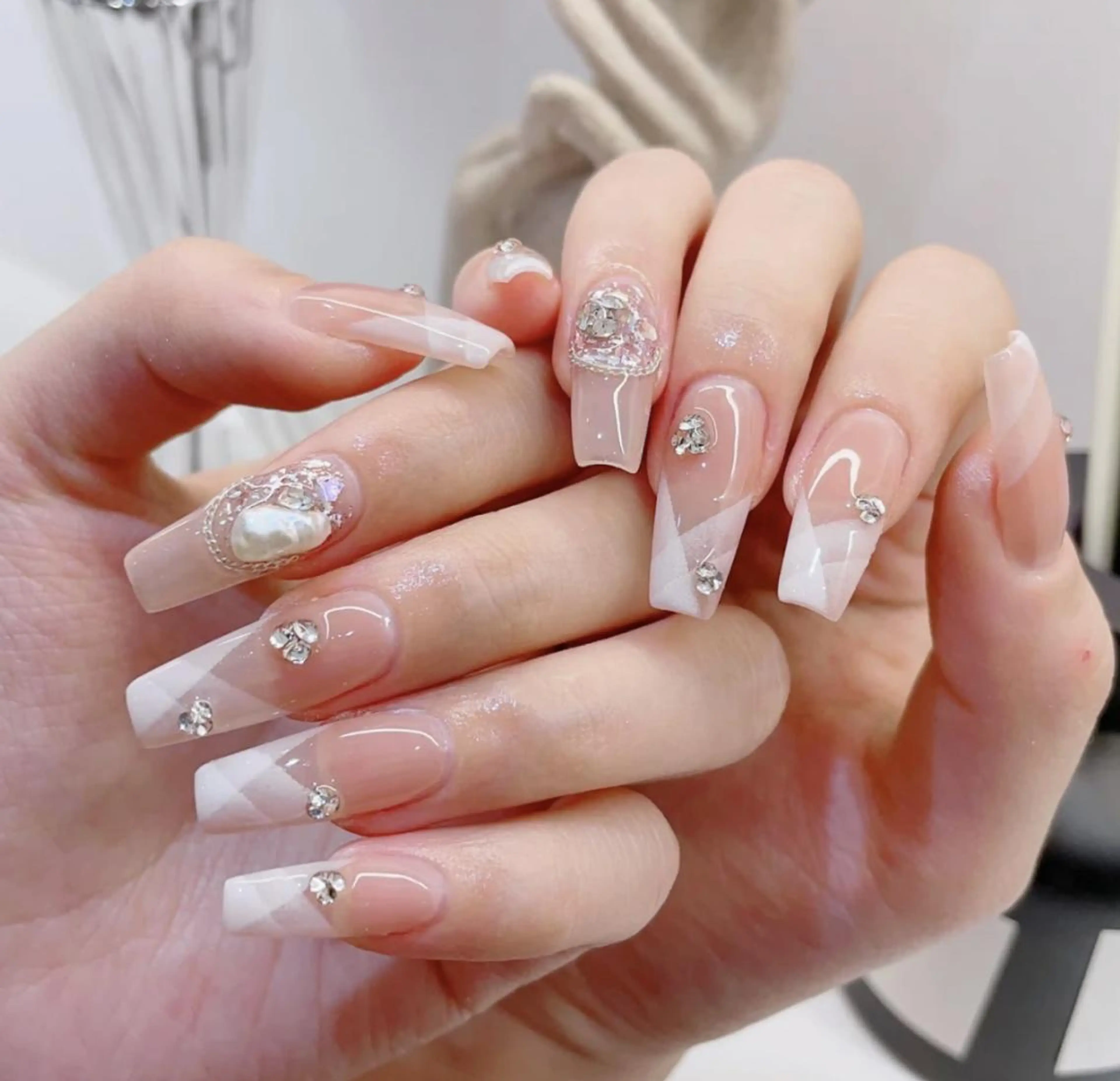 ネイル アートネイル 長さ出し ネイルチップ Queens みなみのネイルデザイン