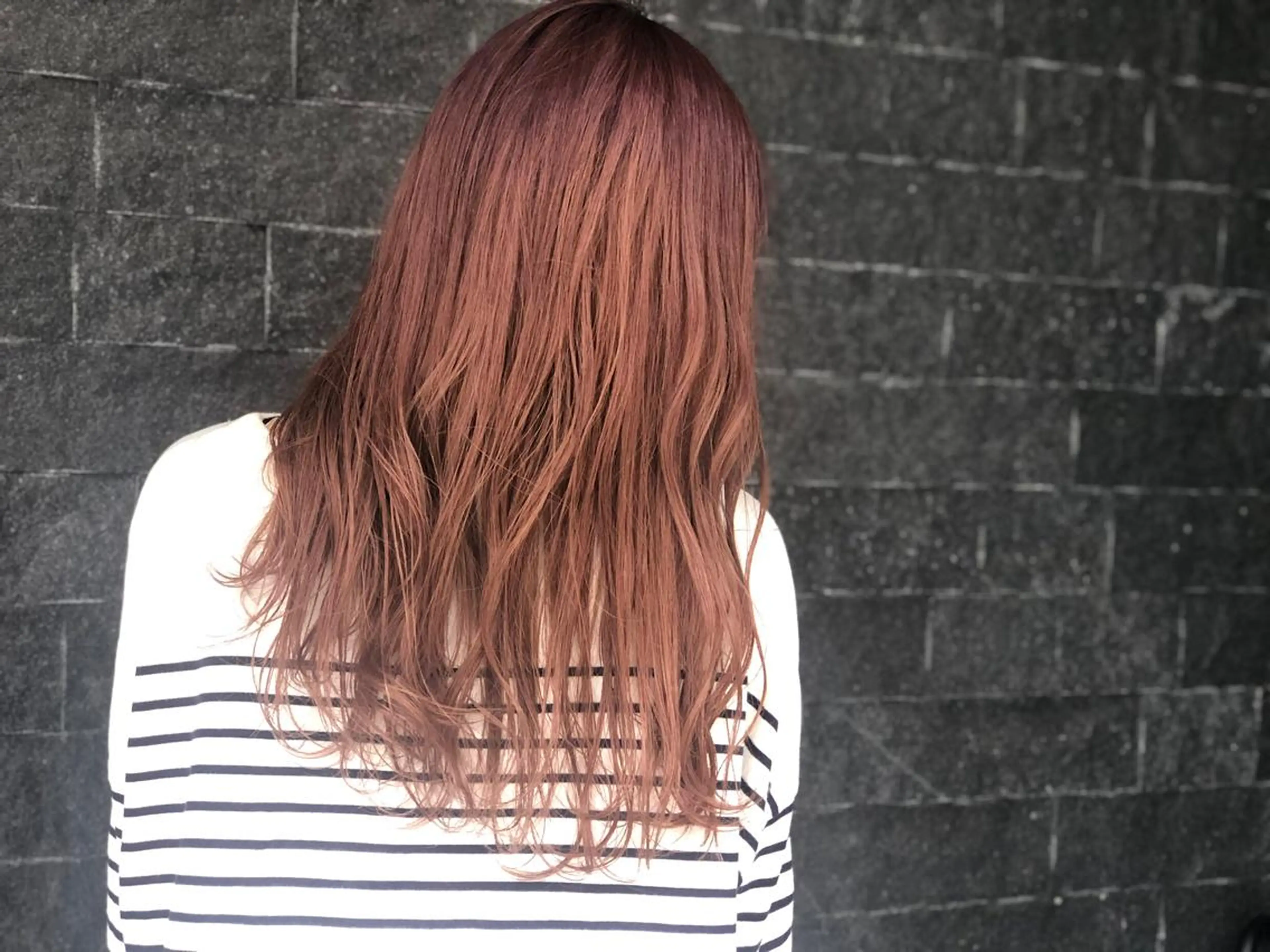 ロング カラー アッシュ グラデーションカラー ピンクカラー ピンクアッシュ ヘアカラー トリートメント 及川 祐輔のヘアスタイル