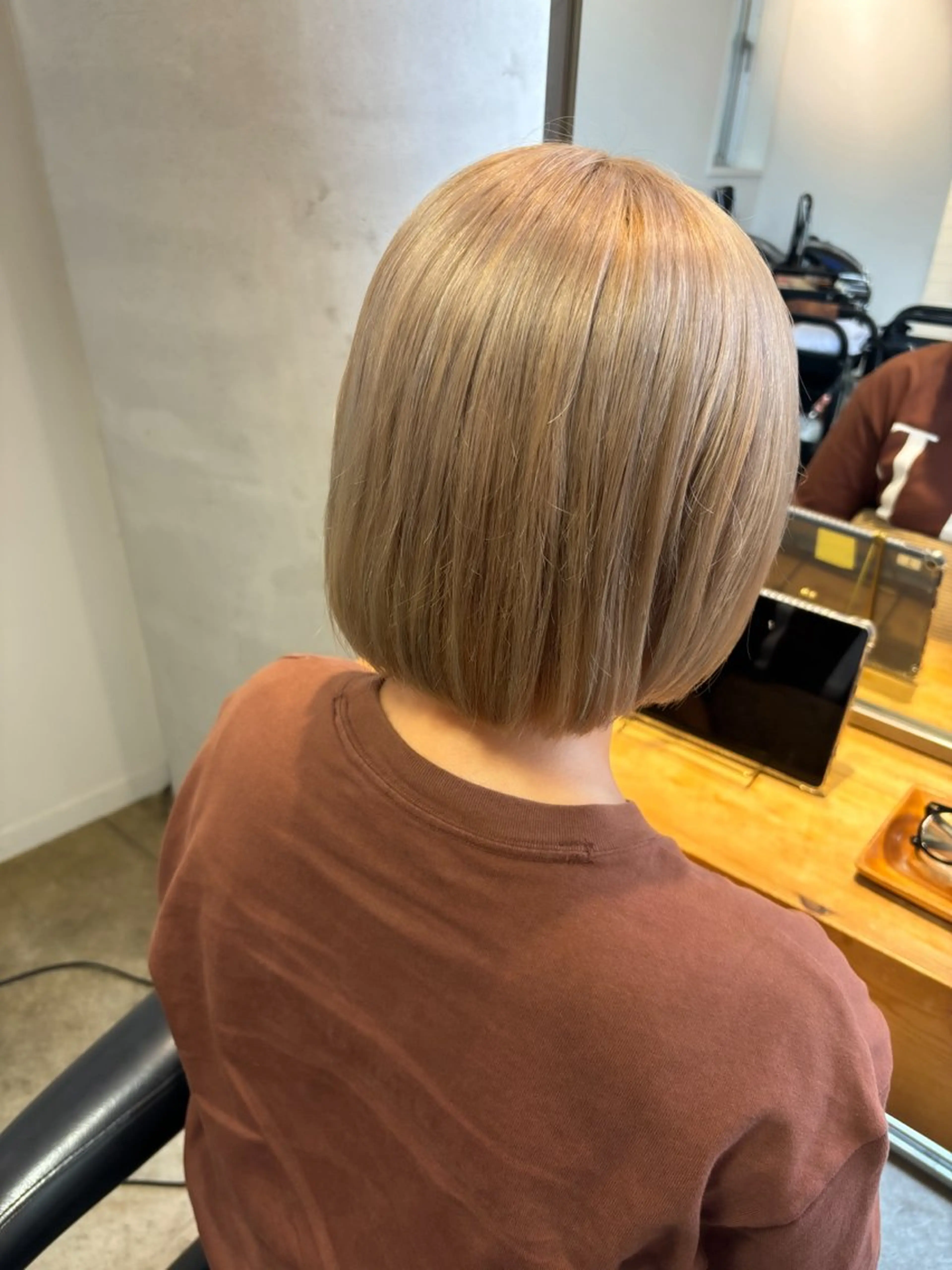 ミディアム カラー パーマ ヘアアレンジ ヘアカラー トリートメント ハイトーンカラー🤍 山下 優華のヘアスタイル