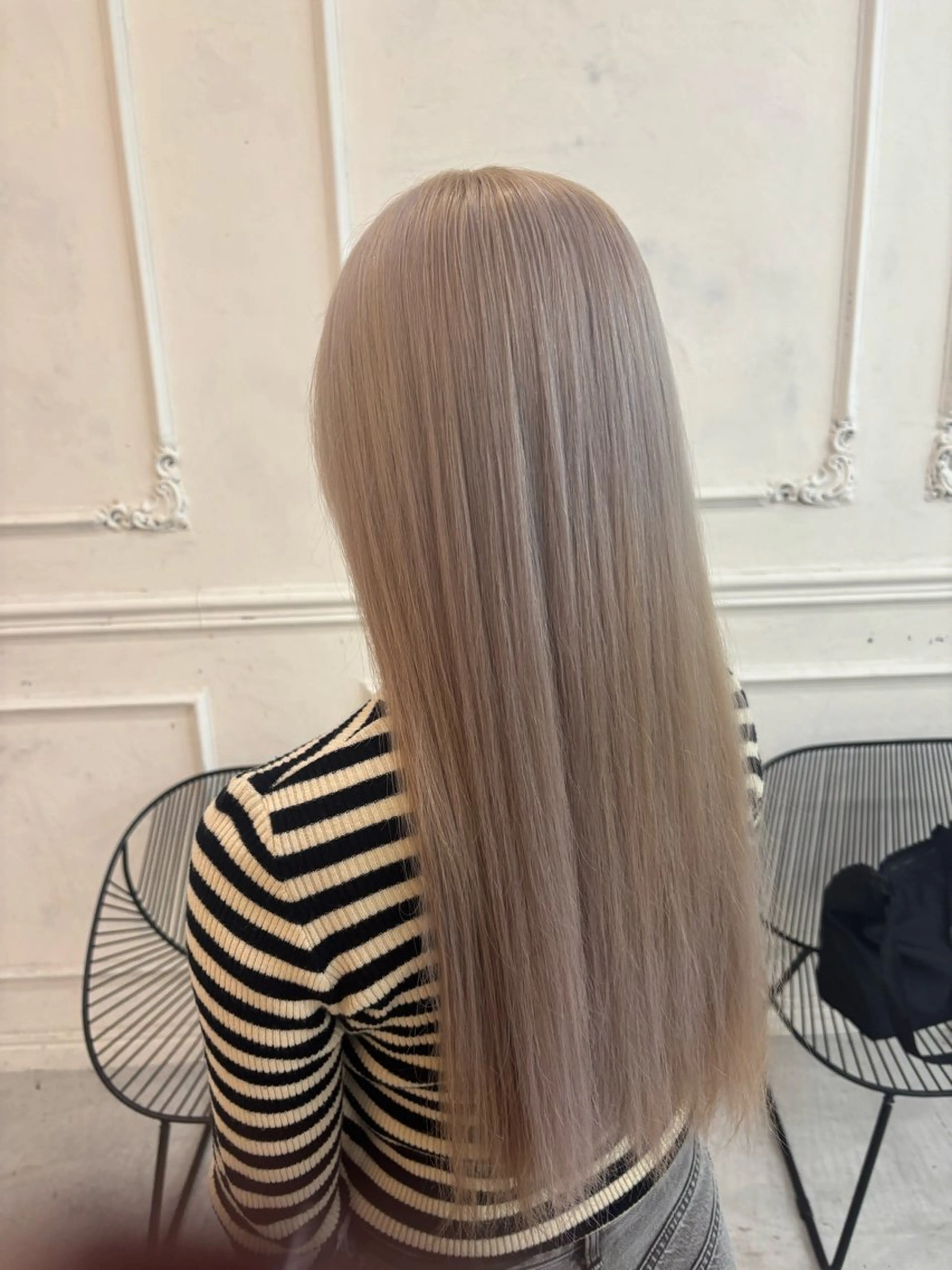 ロング ヘアカラー MaisonHALU さくらのヘアスタイル