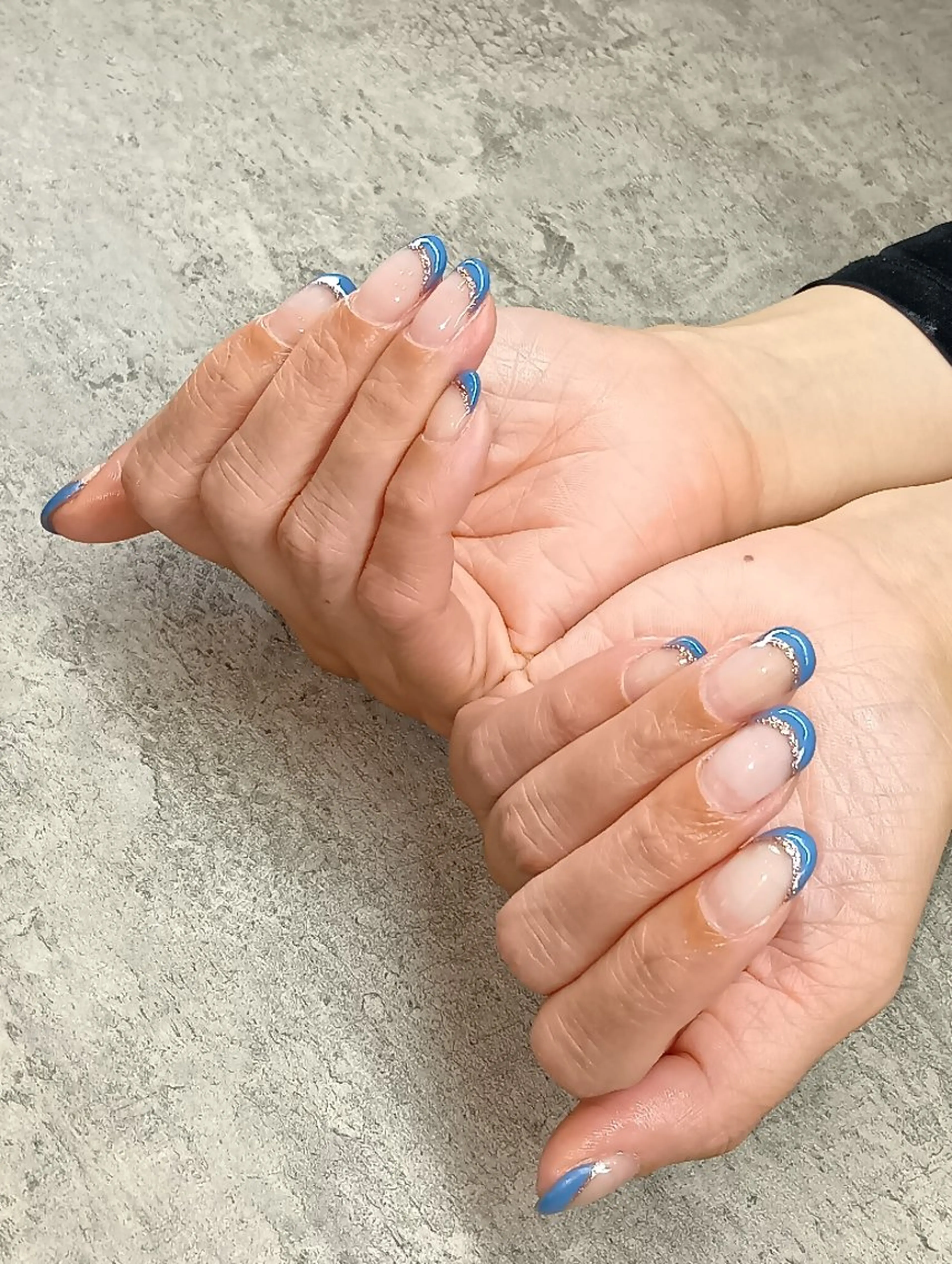 ネイル フレンチネイル ガーリー ラメ(グリッター) オフィスネイル ハンドネイル Roger 舞のネイルデザイン