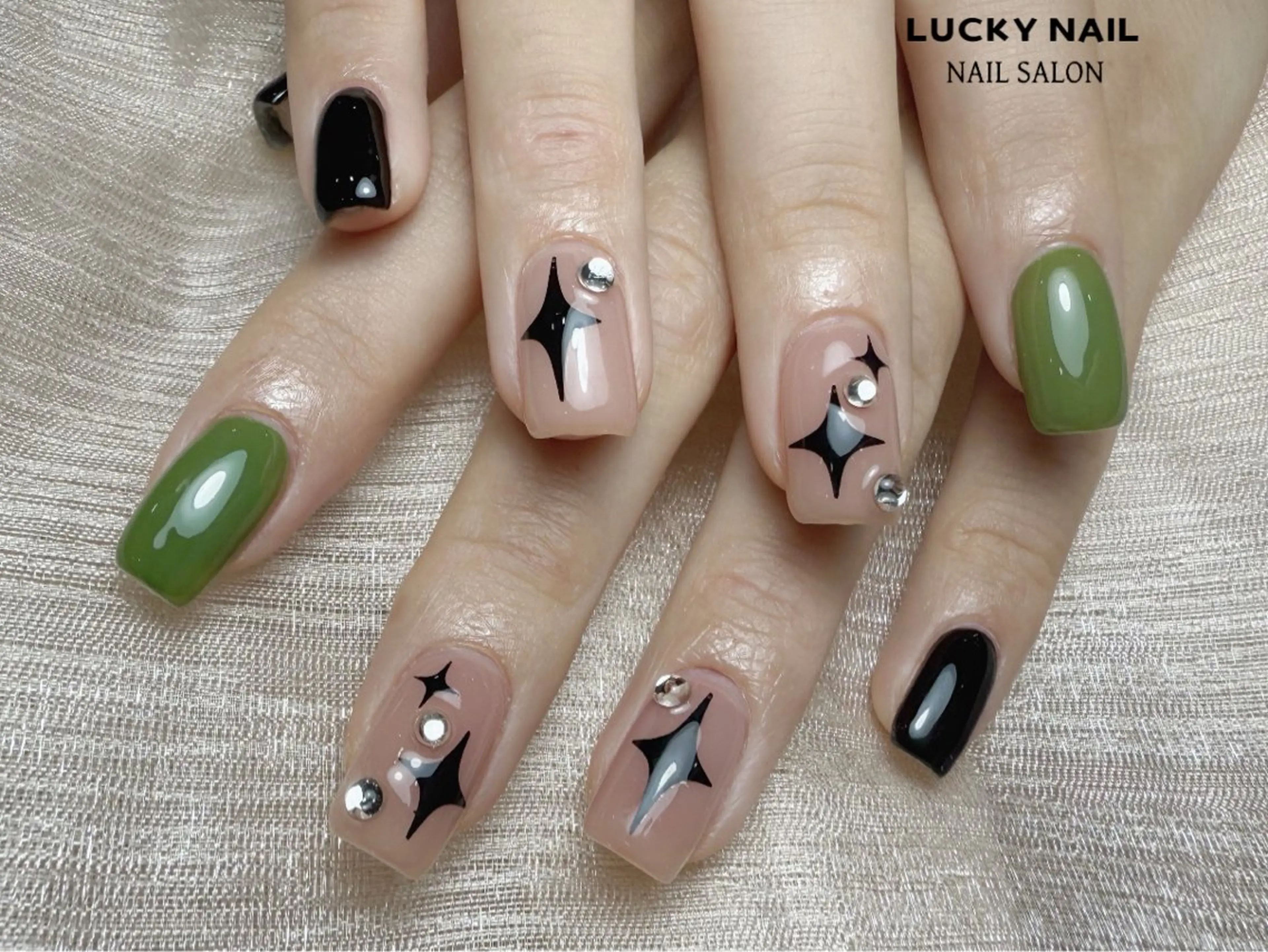 ネイル 宇 田川のネイルデザイン