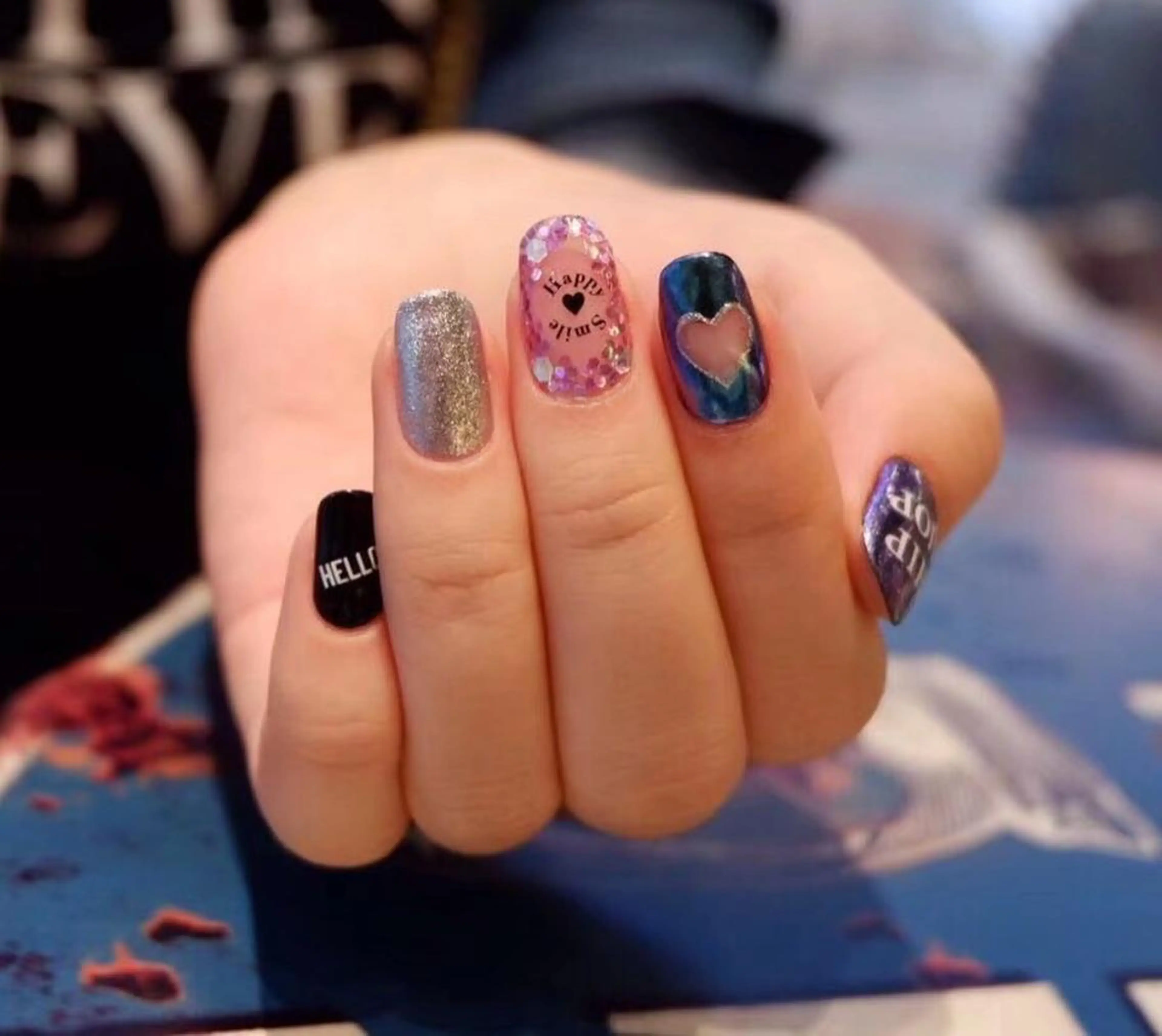 ミディアム めぐみのネイルサロン スタッフ練習のネイルデザイン