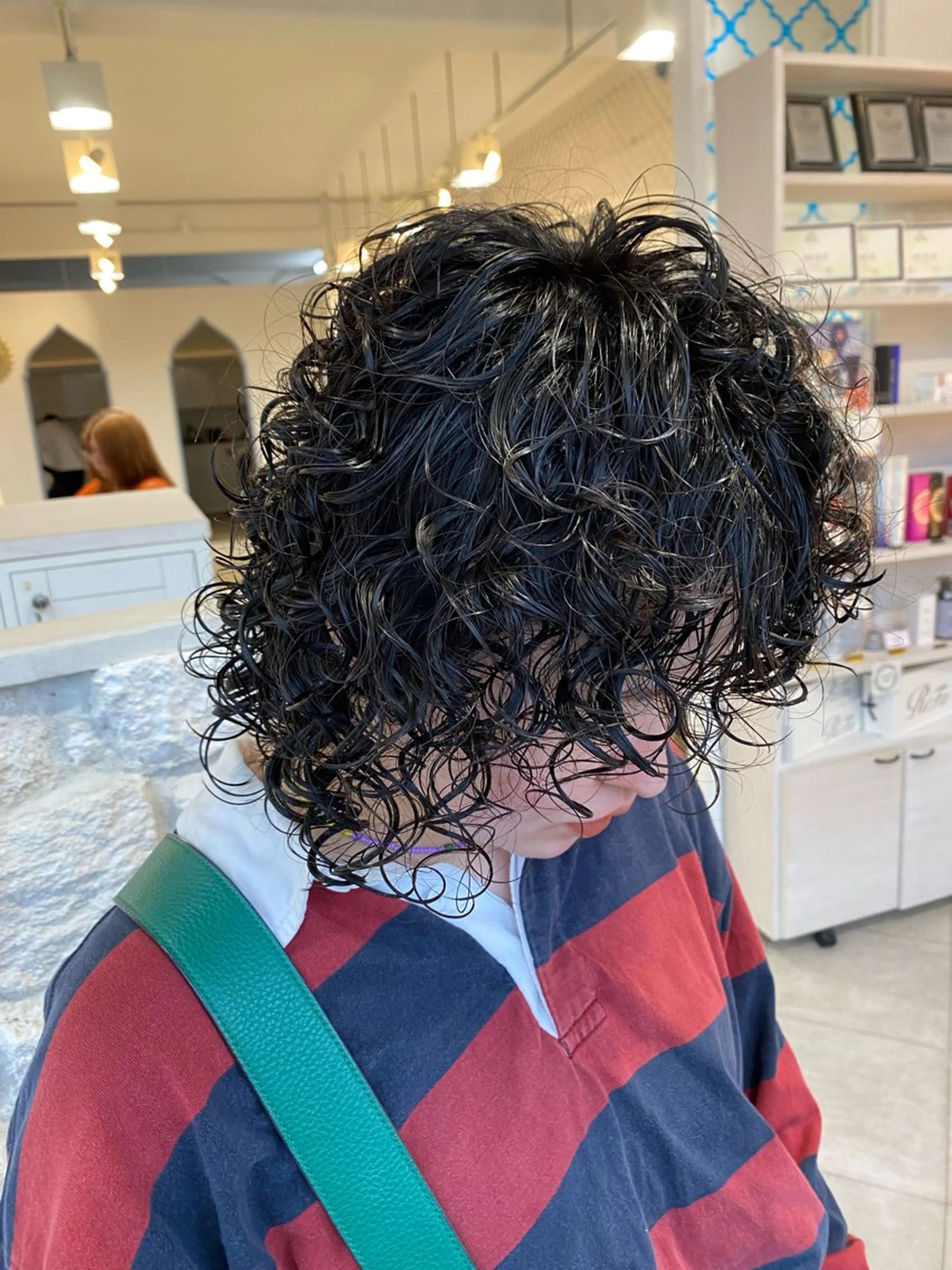 ミディアム カット パーマ 饒平名 知也のヘアスタイル