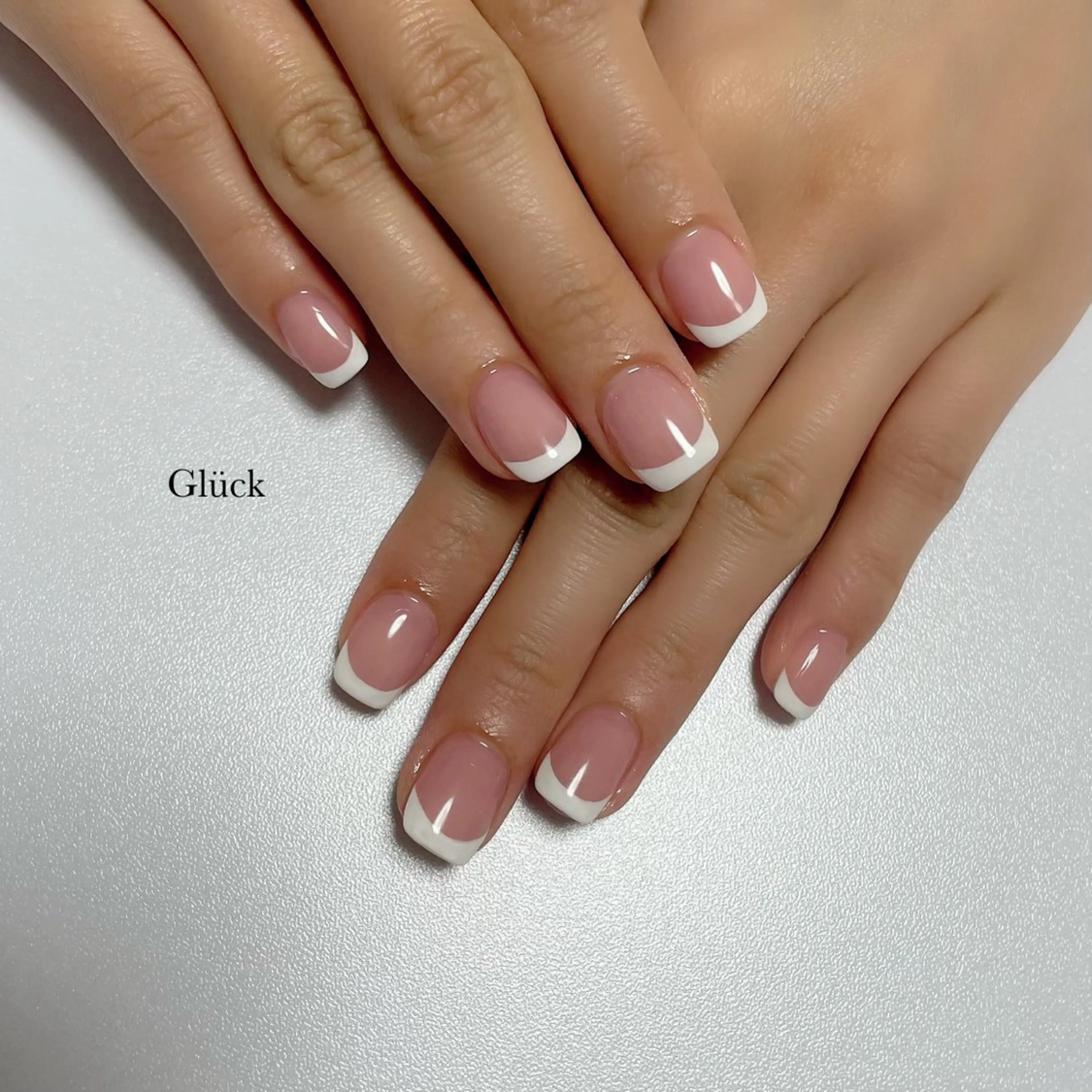 フレンチネイル(スキンカラー+フレンチ)の写真