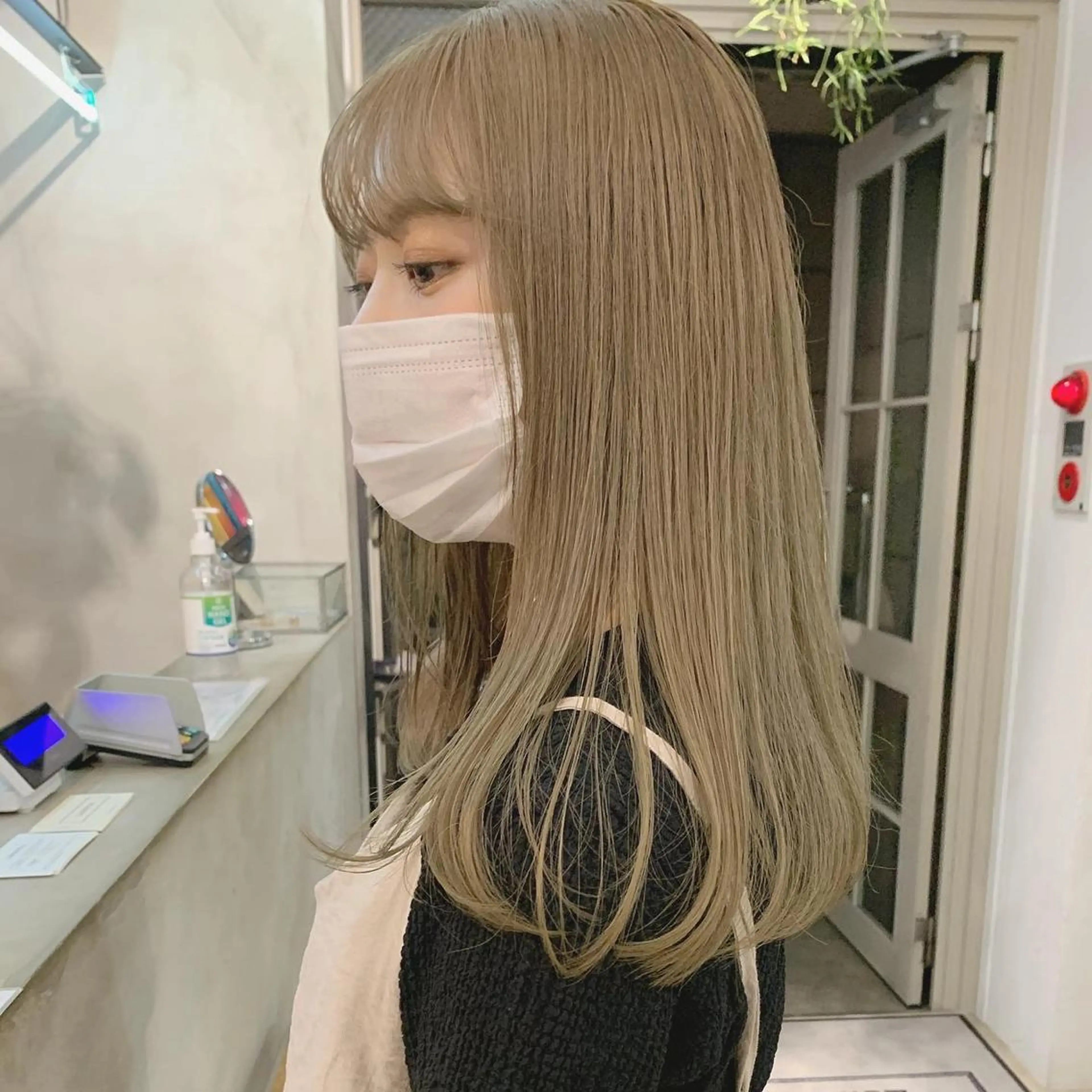 ロング カラー ネイル ヘアカラー トリートメント ハイトーンボブ 前田 表参道　グレージュのヘアスタイル