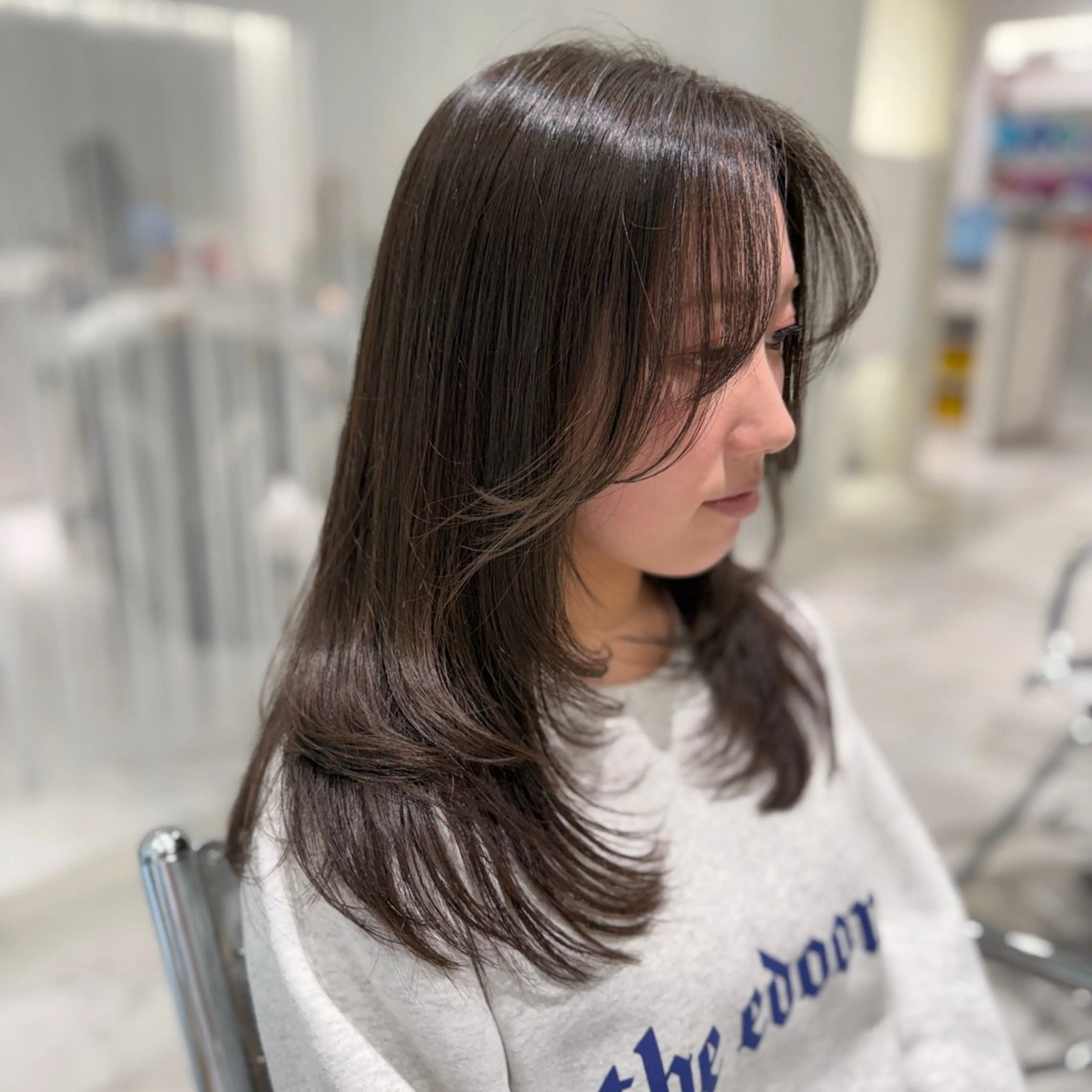 セミロング カット ヘアカラー 韓国スタイル🇰🇷 児島葉月のヘアスタイル
