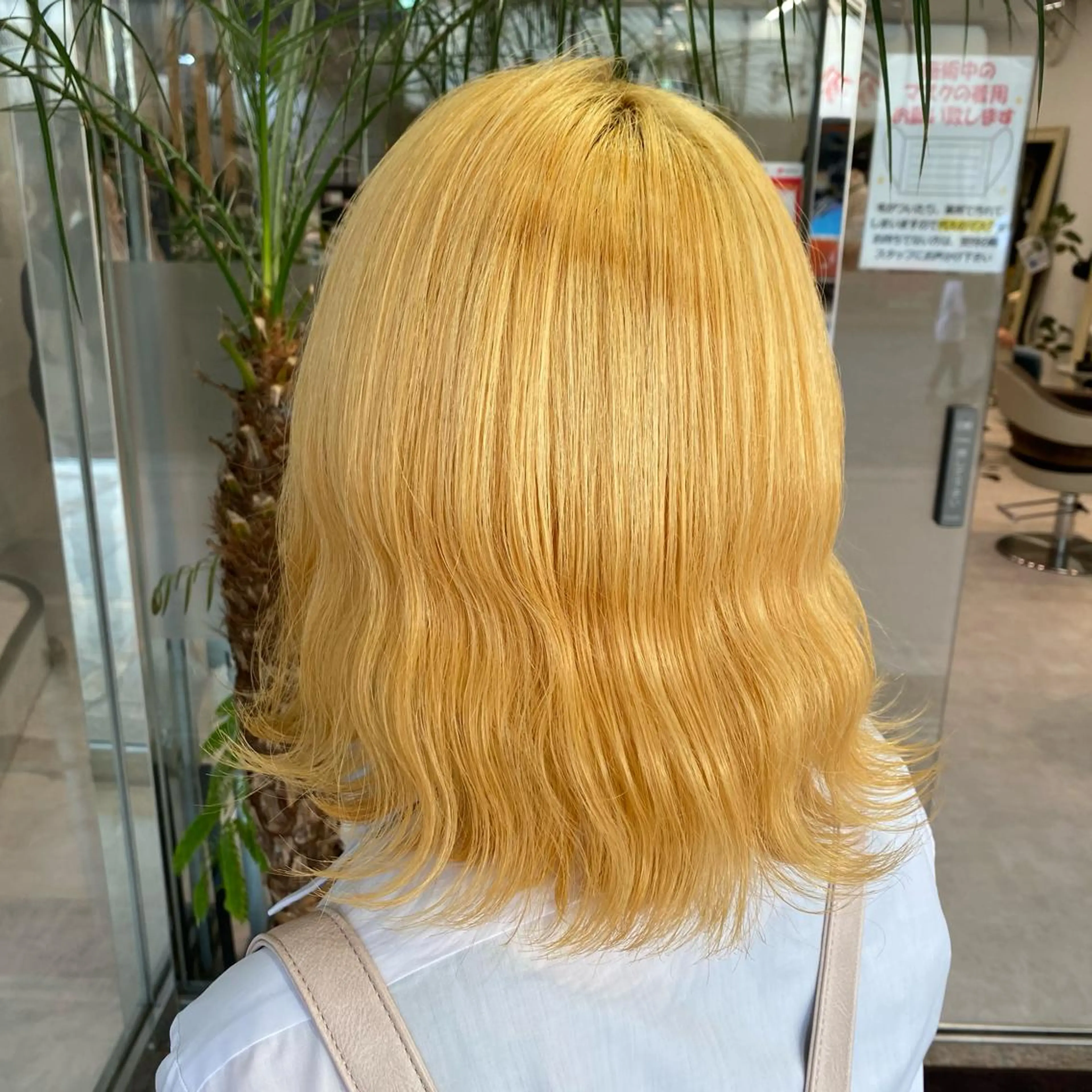カラー ブリーチ 抜きっぱなしブロンド 町田縮毛矯正/ 髪質改善/美髪特化のヘアスタイル