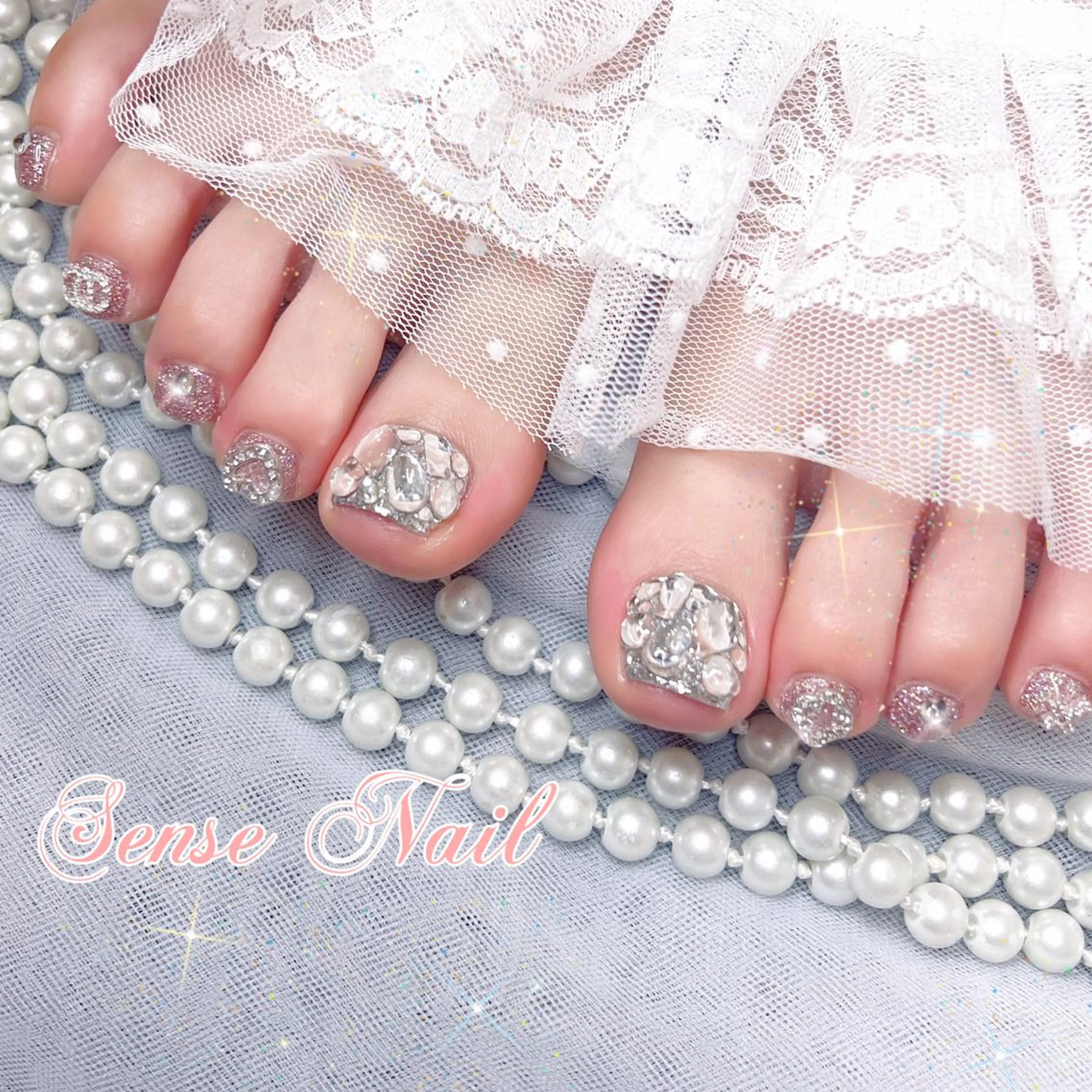 👣フット・120分つけ放題画像持ち込み9900円大きいパーツ/ストーンのせ放題ok）【初回ジェルオフ無料ケア込み】の写真