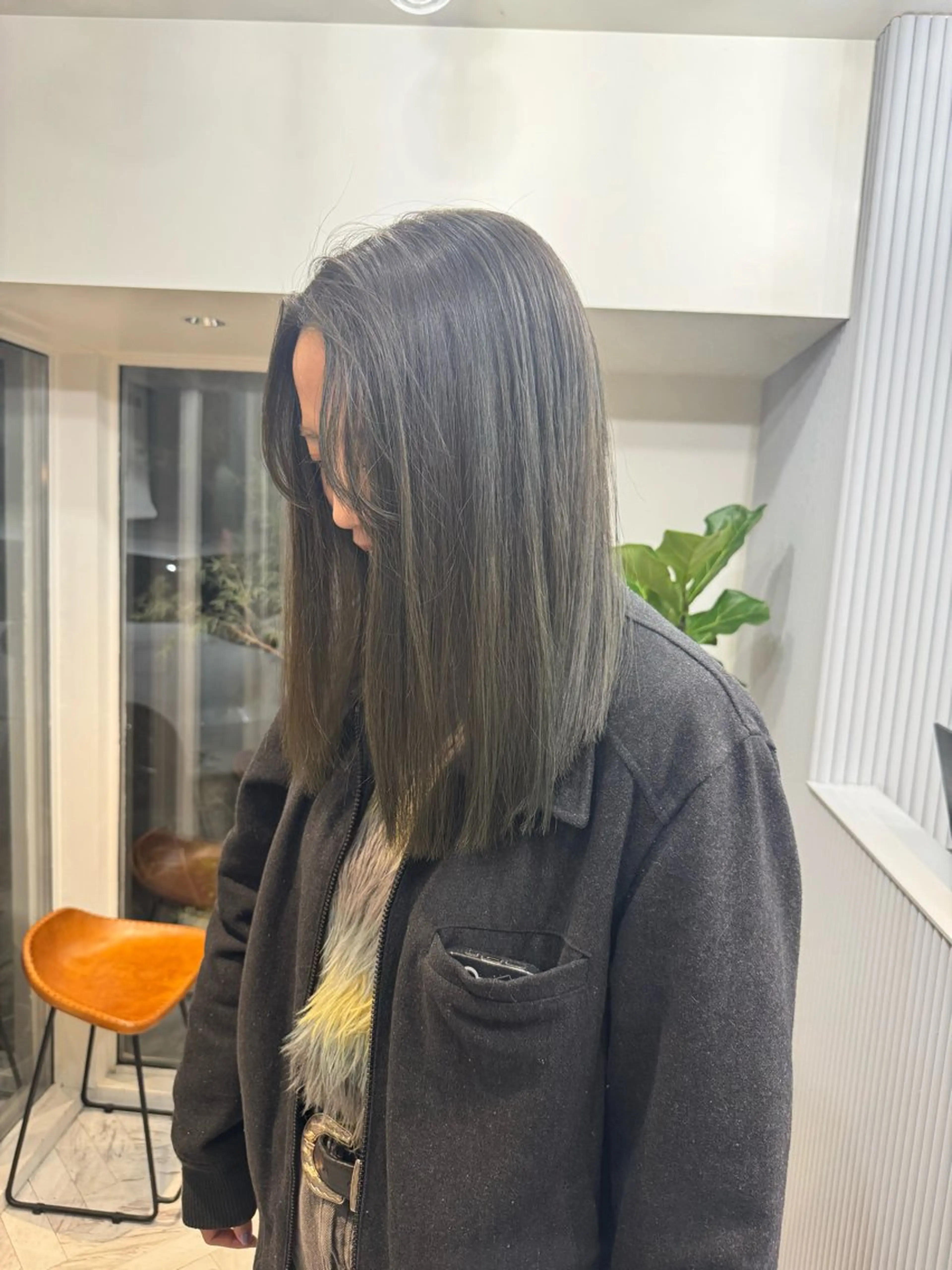 セミロング カラー ブリーチ グレージュ ブリーチなしカラー オリーブグレージュ オリーブグレー ヘアカラー Lomalia 🤍🫧/makoのヘアスタイル