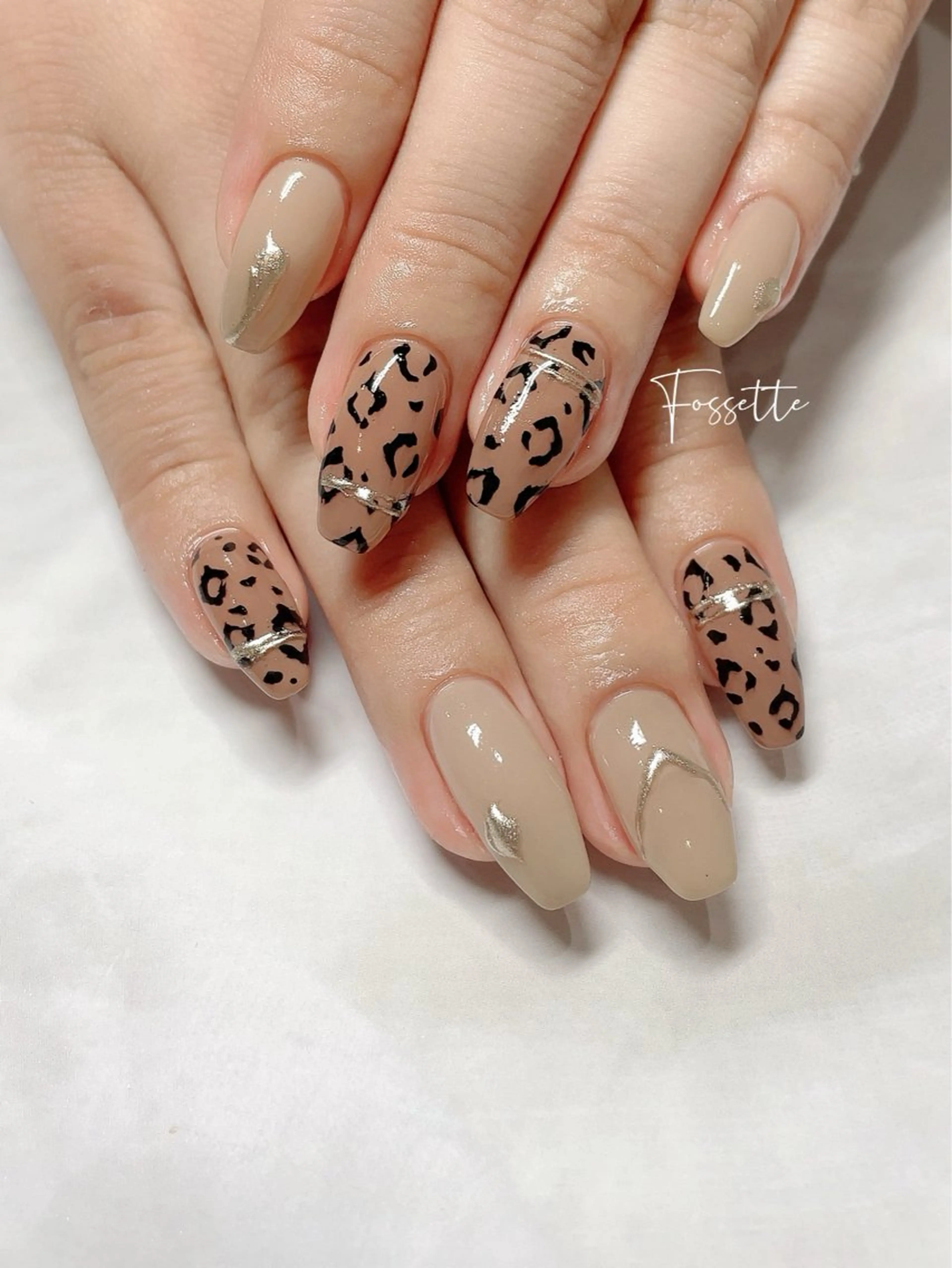 ネイル アニマル柄 ミラーネイル ワンカラーネイル 冬ネイル ハンドネイル nailsalon Fossetteのネイルデザイン