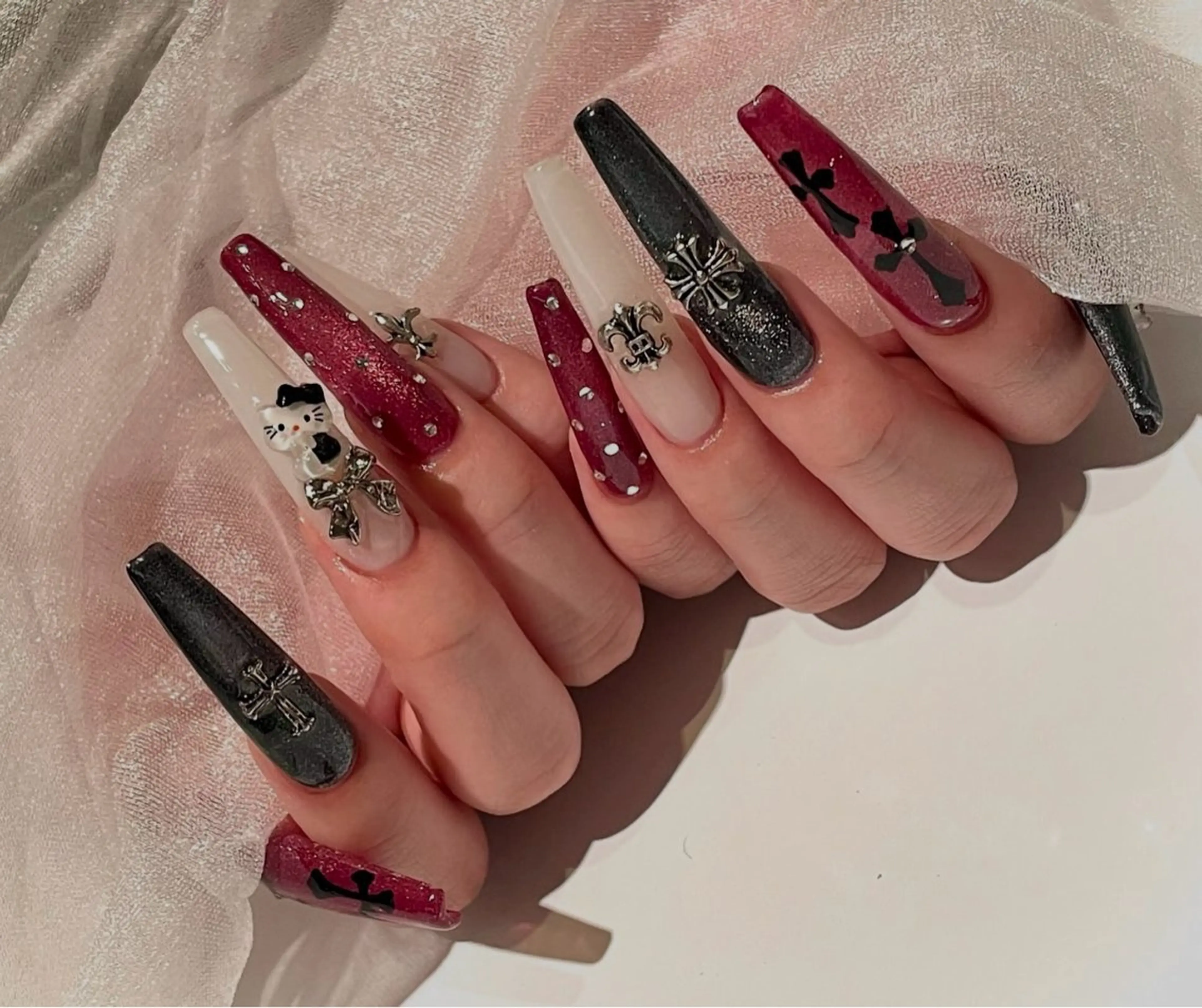 ネイル グラデーション キラキラネイル ワンカラーネイル 冬ネイル Jenn Nail Salonのネイルデザイン