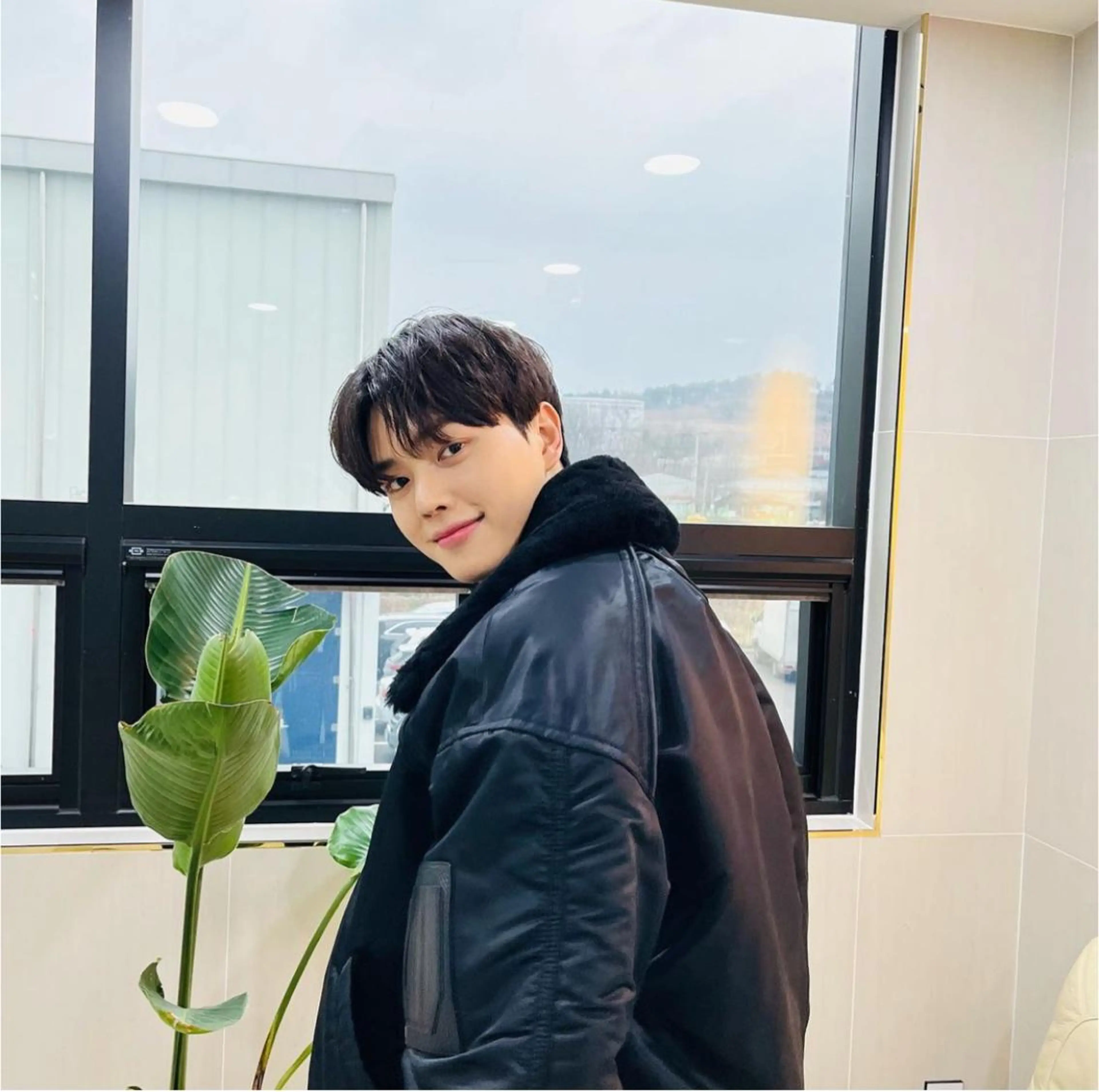 ショート key キーのヘアスタイル