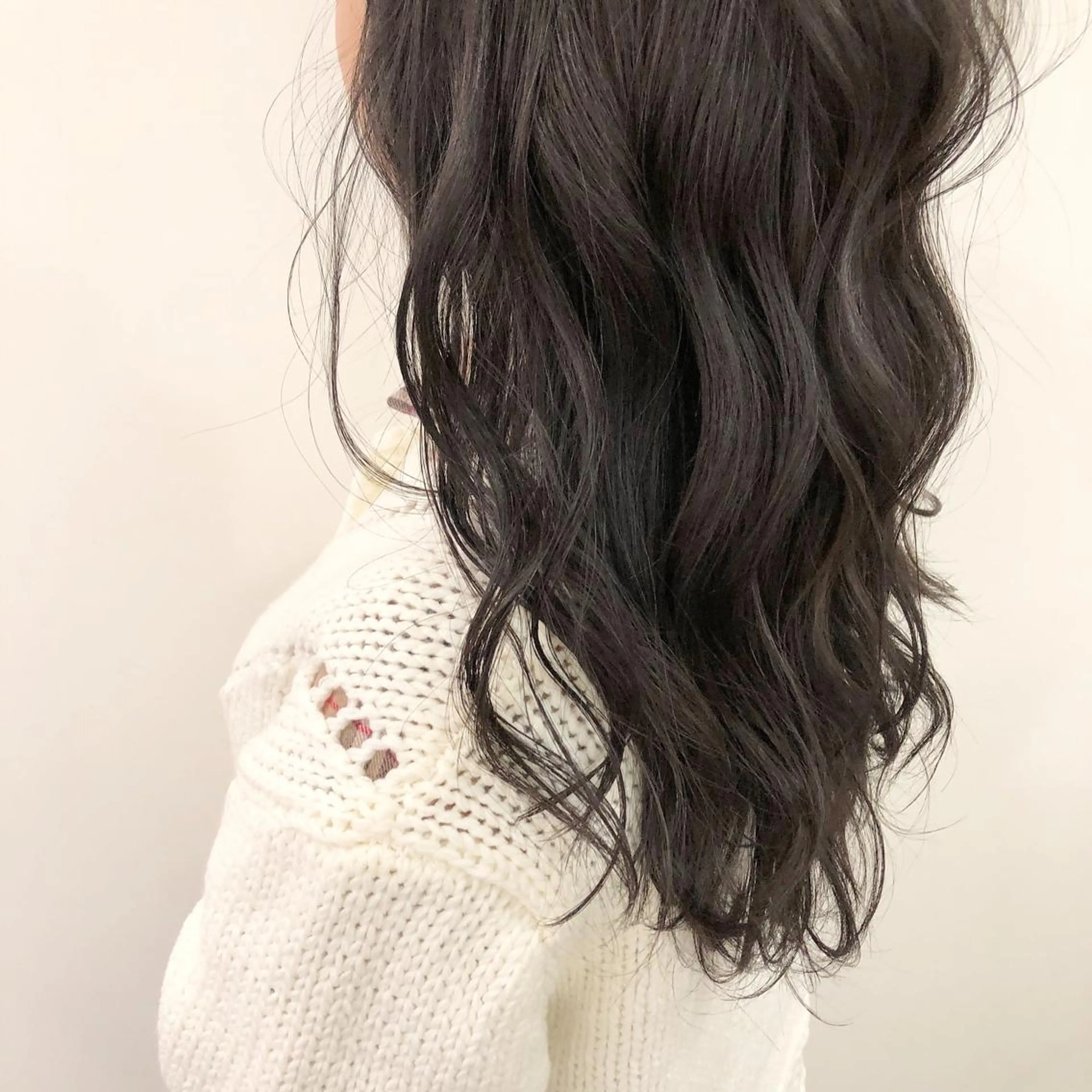 セミロング アッシュ 梅田 千亜希のヘアスタイル