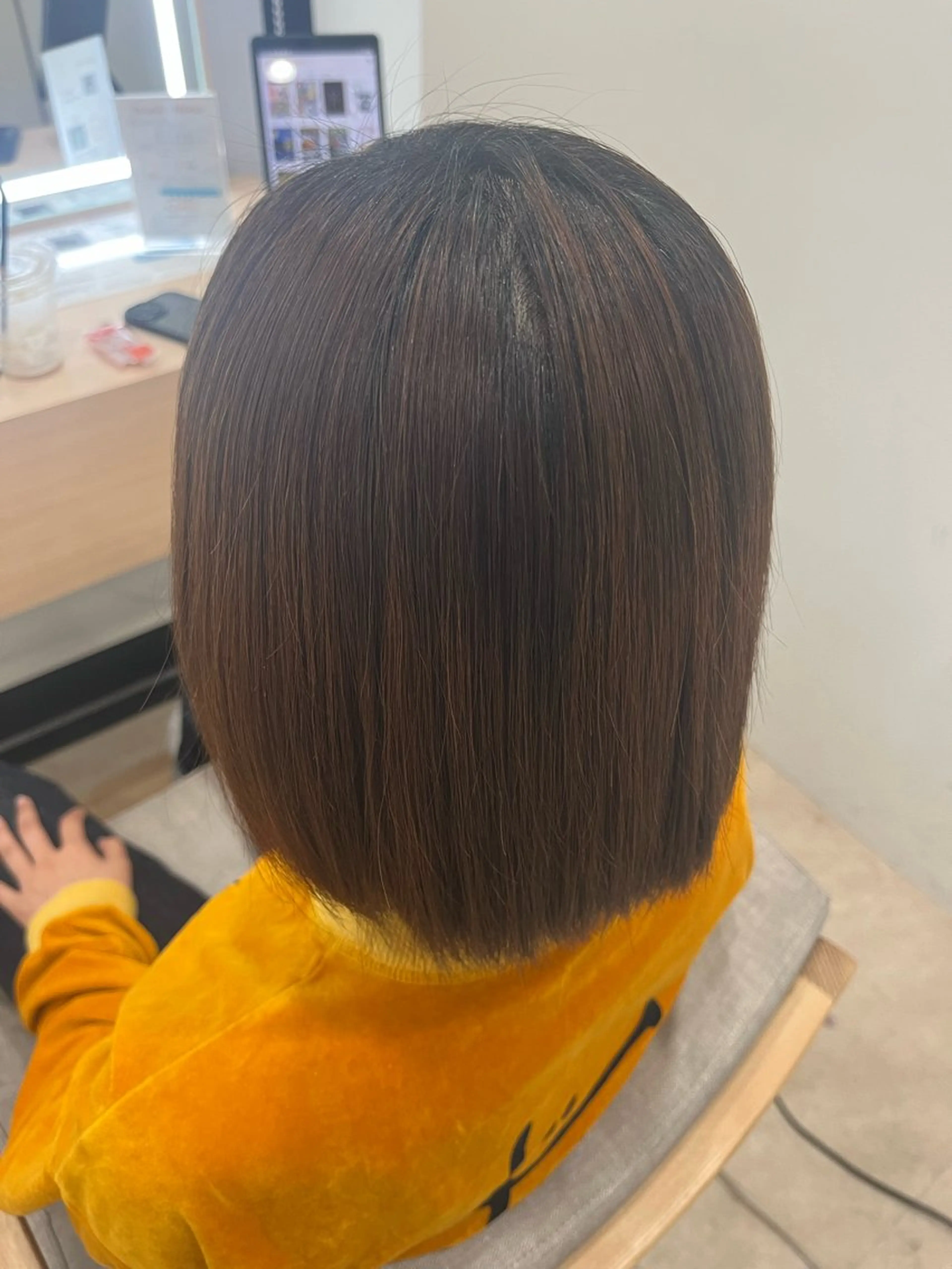 ショート アイ／推し活 ／透明感カラーのヘアスタイル