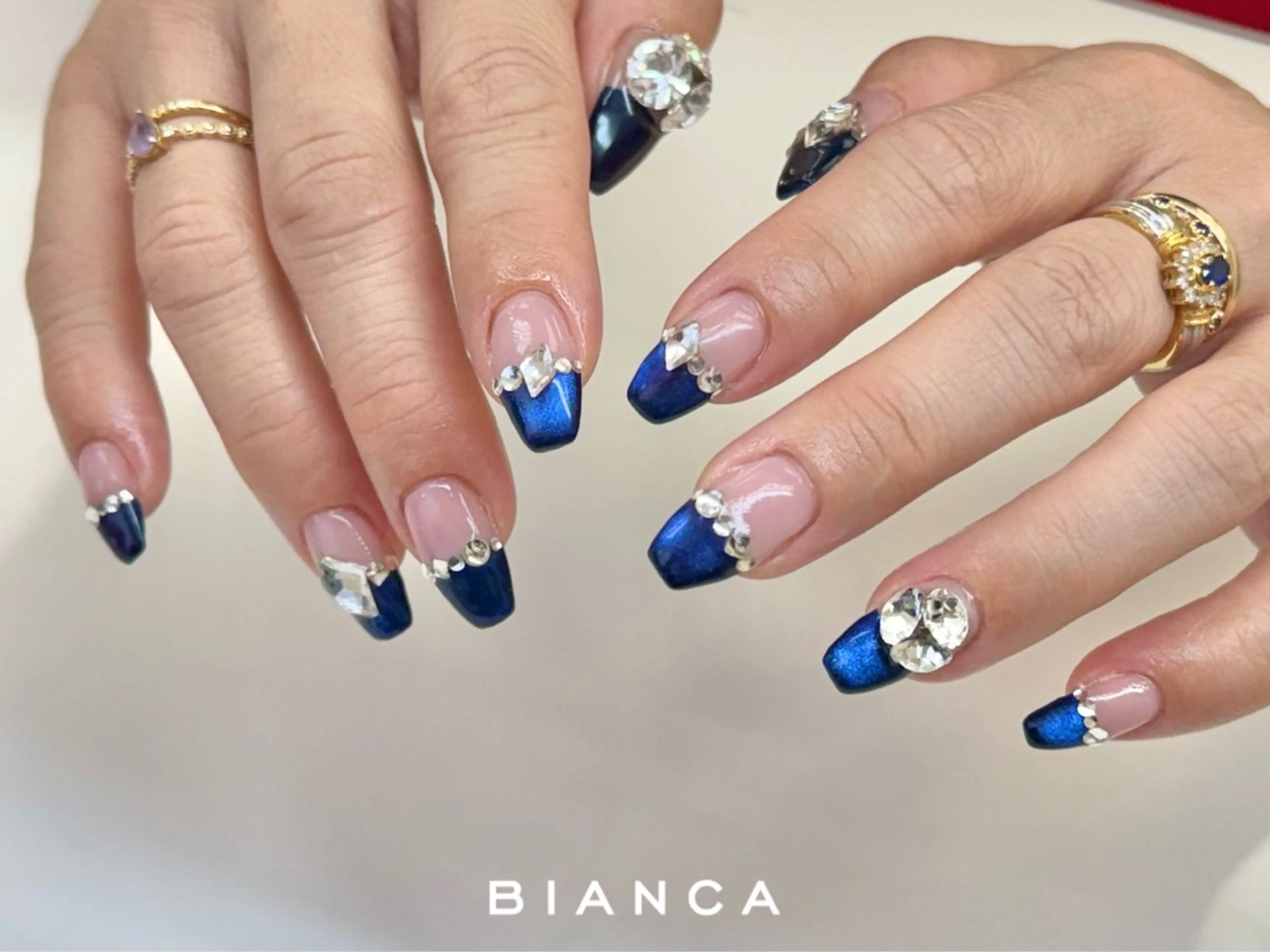 ネイル フレンチネイル マグネットネイル 持ち込み ストーンネイル ハンドネイル Silk by Bianca*森澤のネイルデザイン