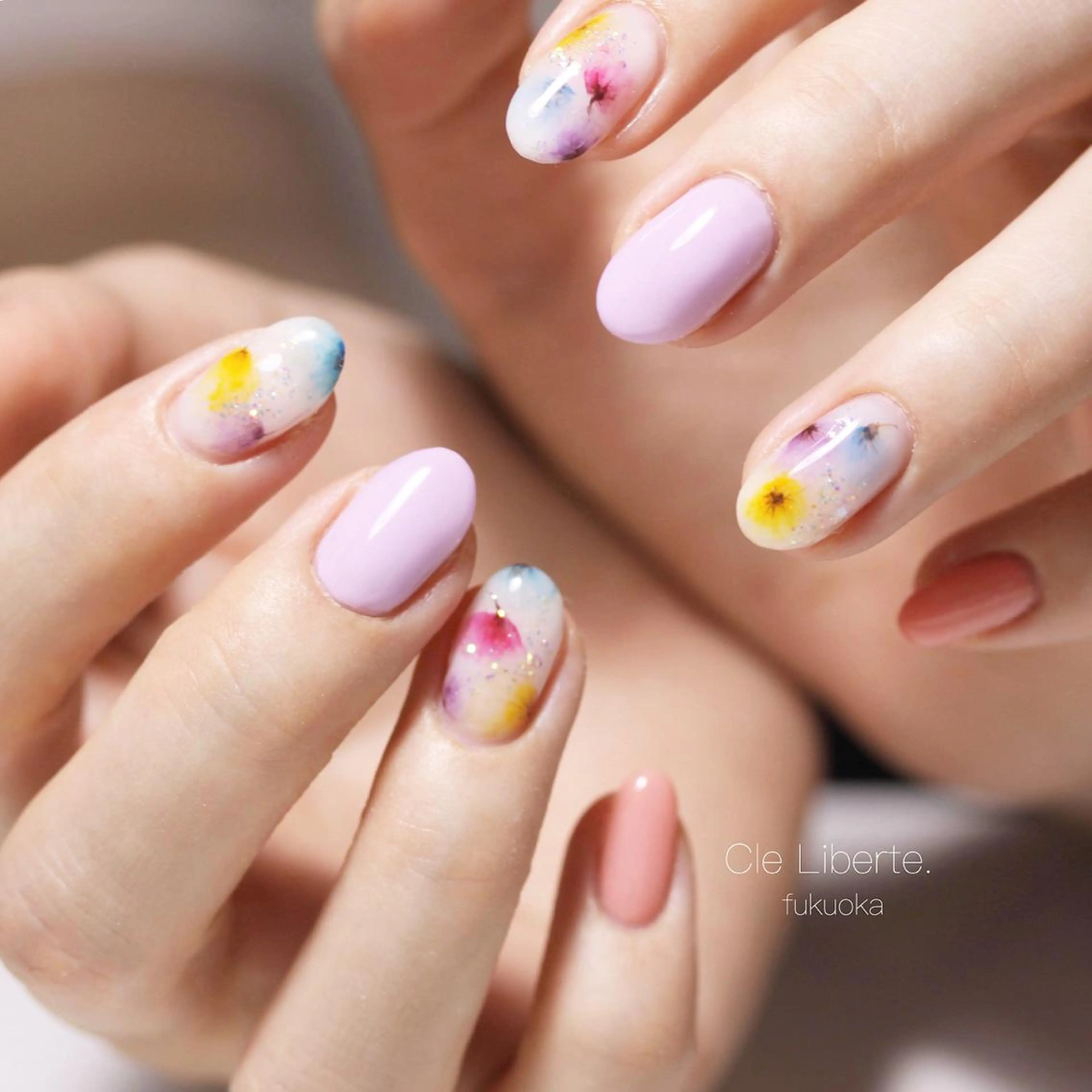 ネイル オーロラネイル ラメ(グリッター) Elio 国泰寺のネイルデザイン