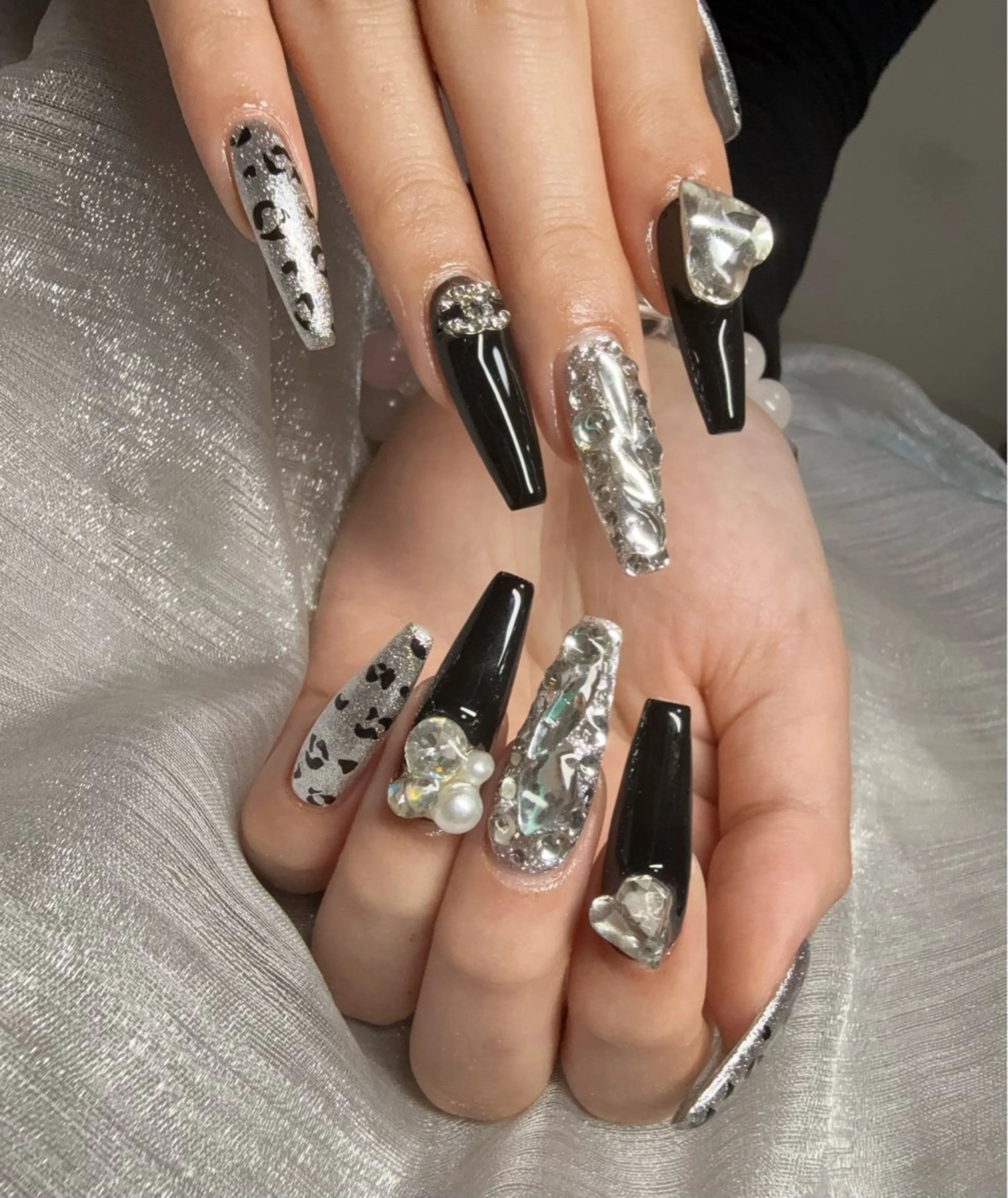 ネイル ハンドネイル &ME ネイルサロンのネイルデザイン