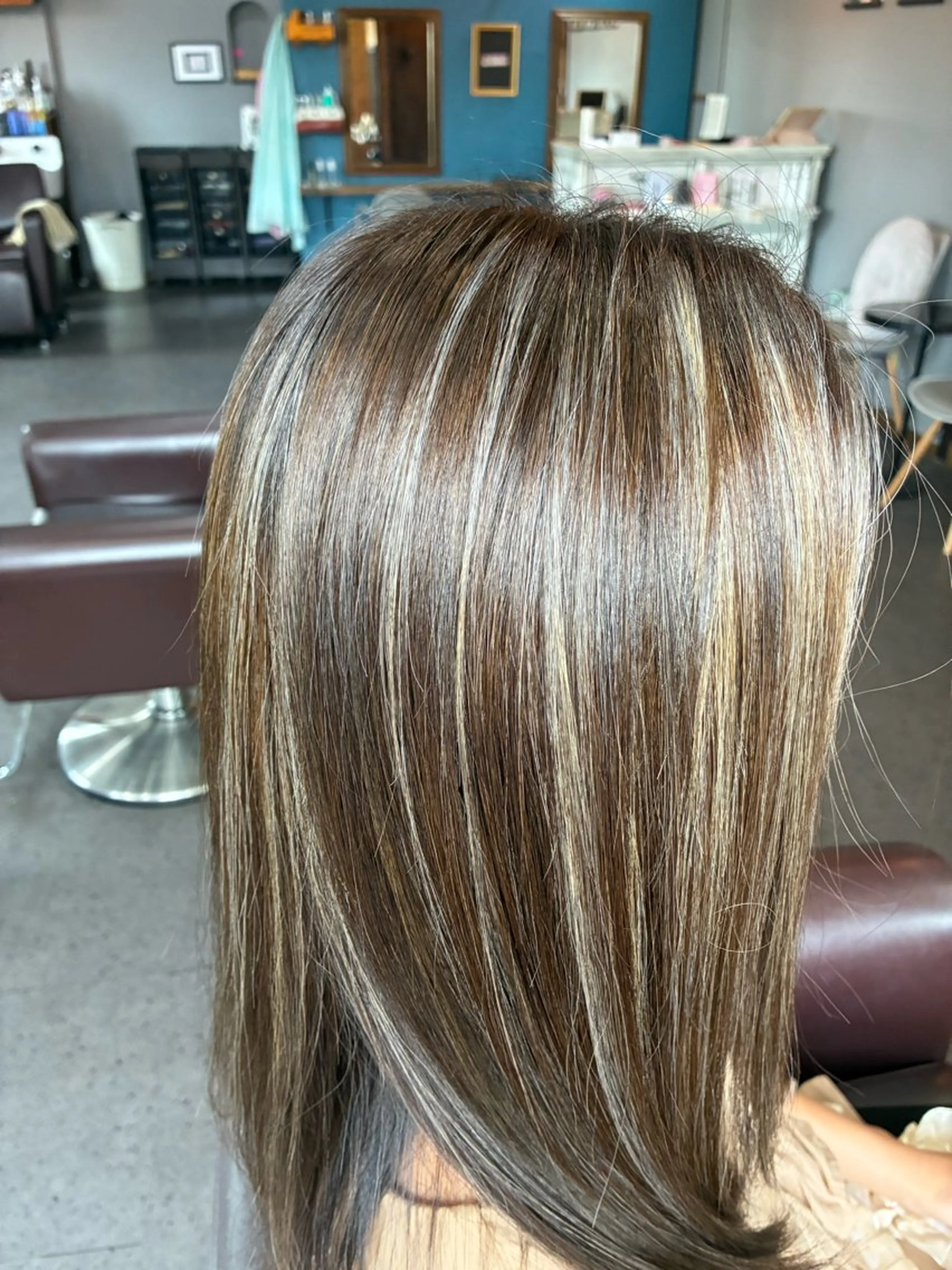 セミロング カラー グレージュ ハイライトカラー ハイライト 小島 直哉のヘアスタイル