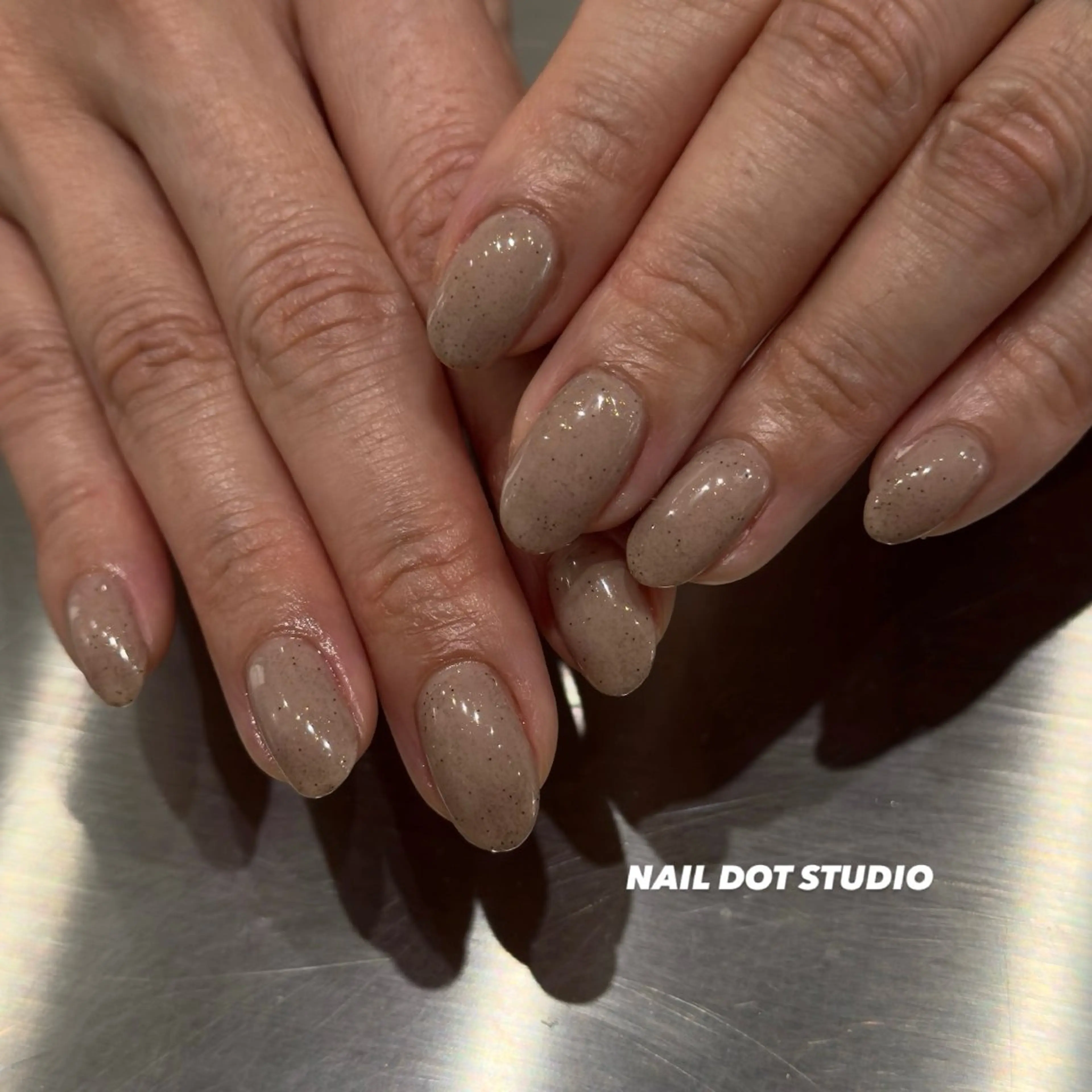 ネイル ハンドネイル NAILDOTSTU DIO SEINAのネイルデザイン