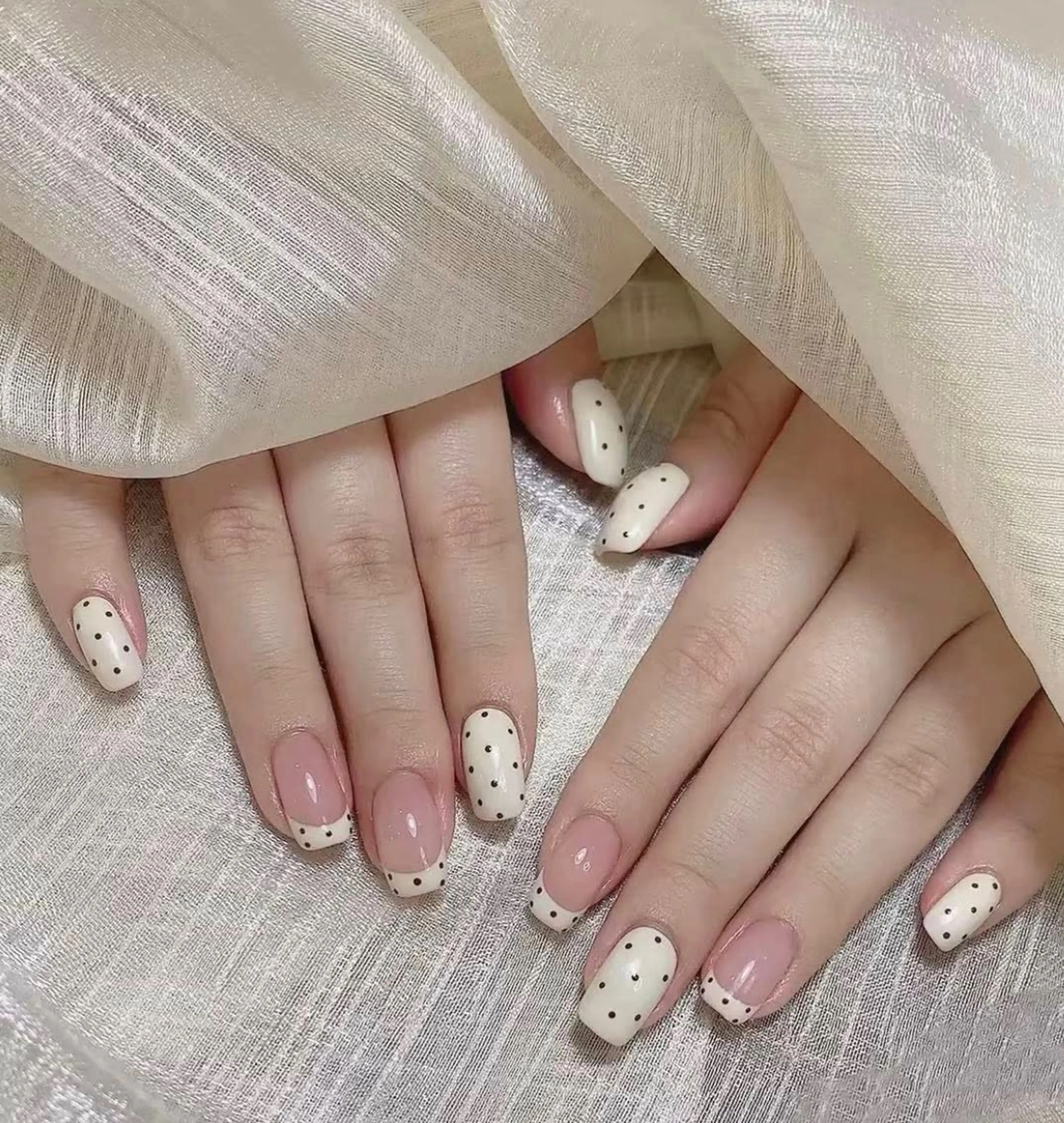 ミディアム 韓国風ヘア ハンドネイル Aila Nail HanChanのネイルデザイン