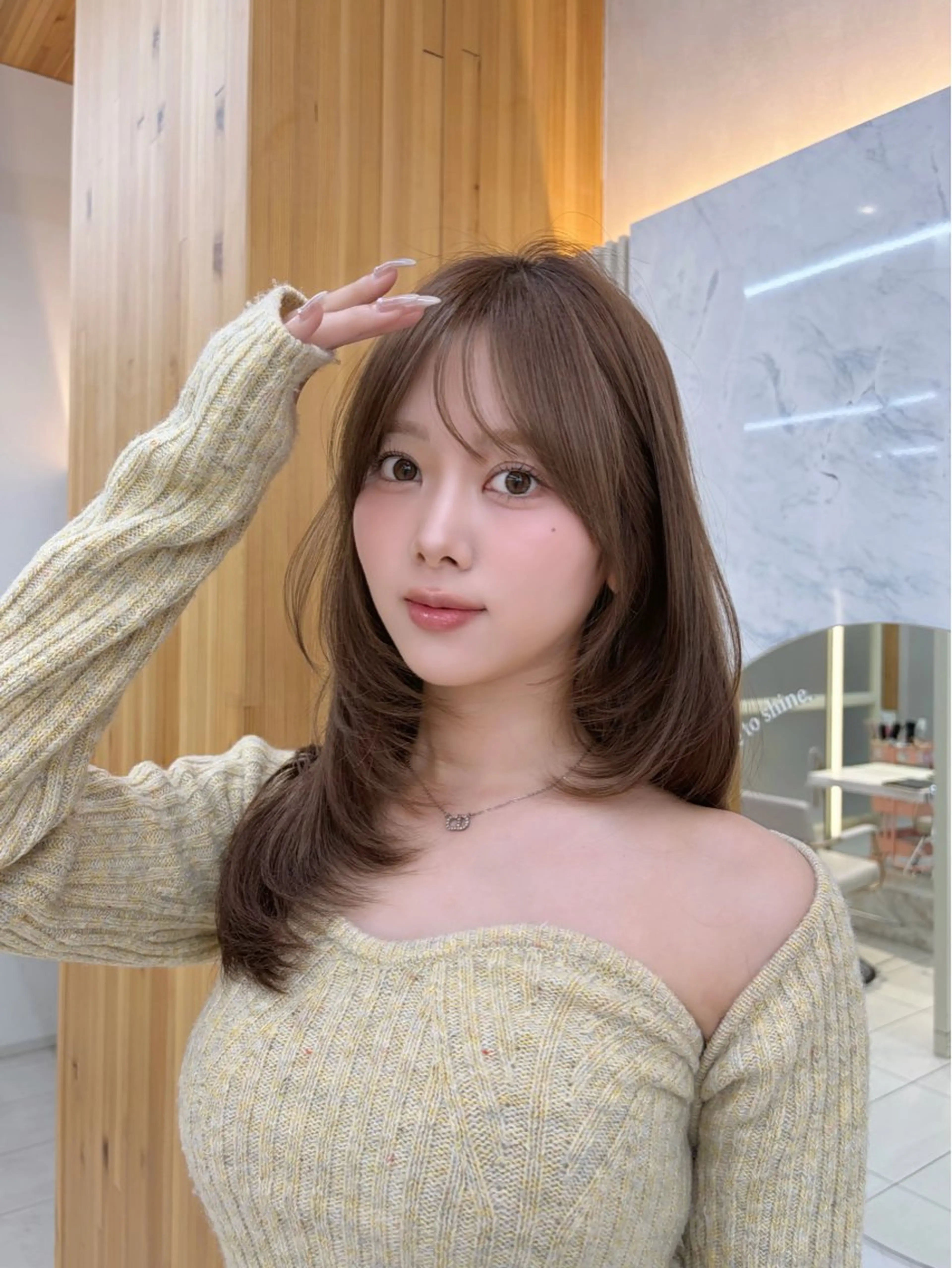 セミロング カット ヘアカラー トリートメント oto🤍×美髪× ゆるふわレイヤーのヘアスタイル