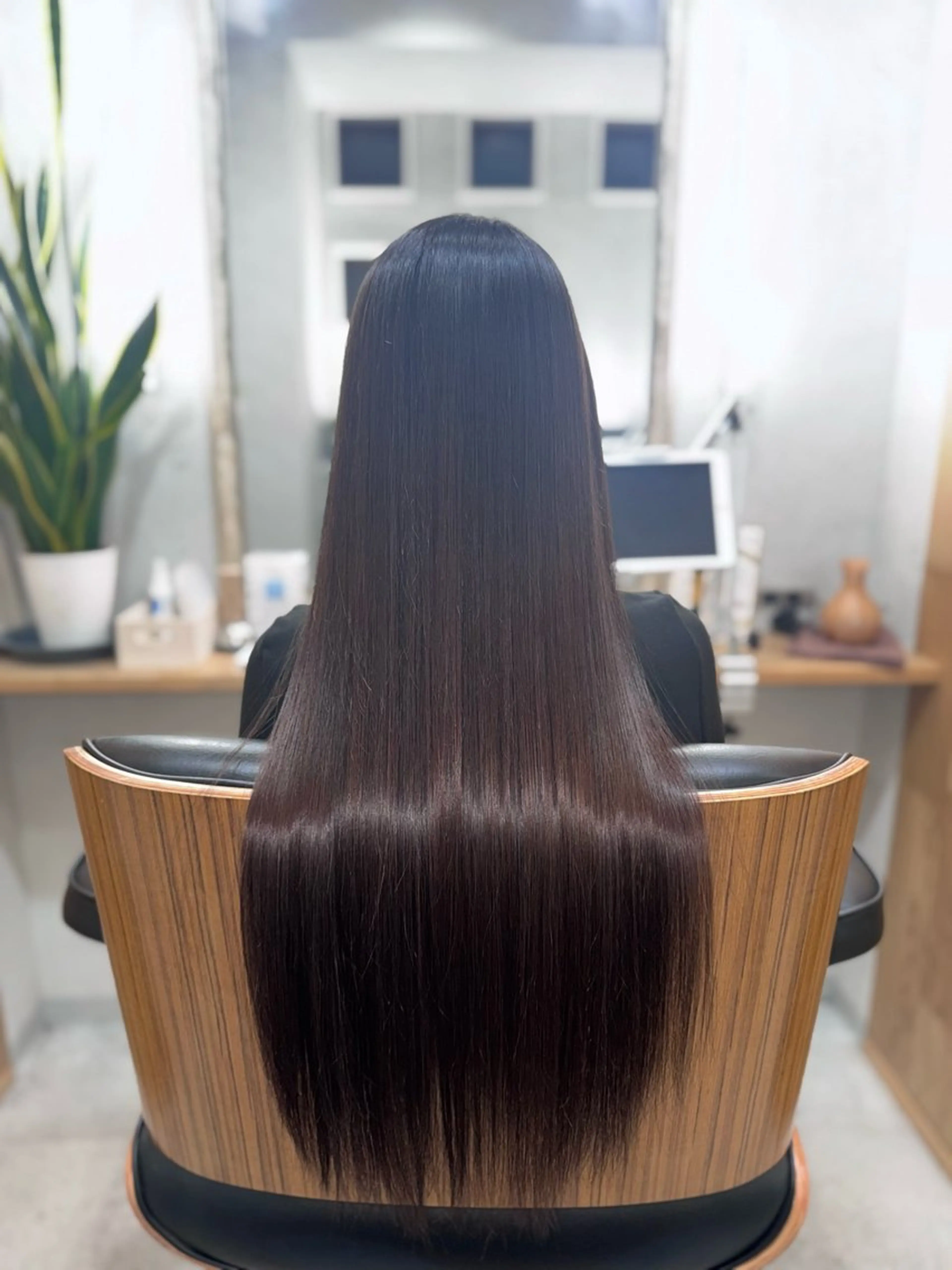 ロング カラー ブラウンカラー ショコラブラウン 髪質改善 トリートメント 多賀 順平のヘアスタイル