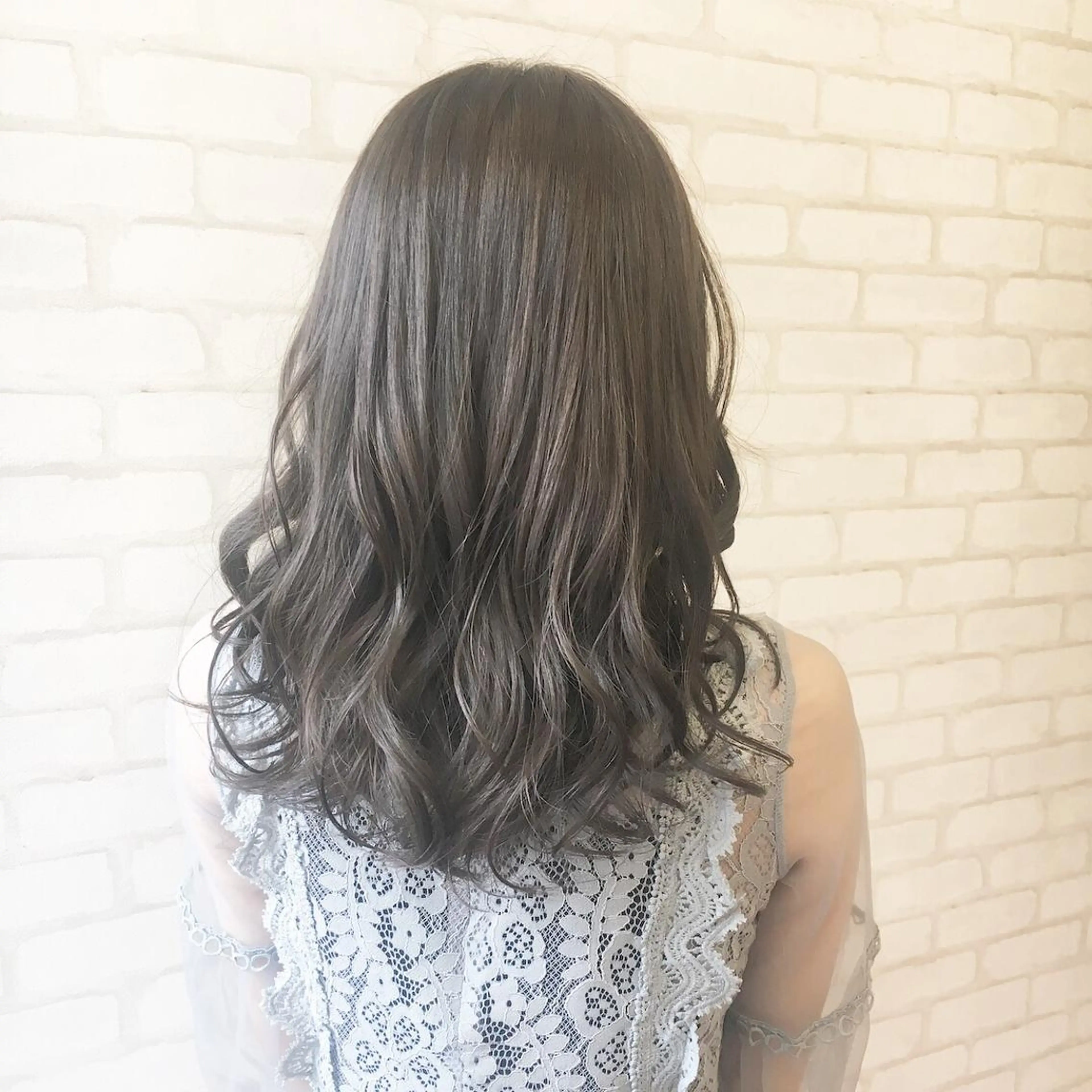 セミロング カラー ヘアアレンジ ブルーカラー ブルージュ ✨艶髪✨透明感✨ 山内大樹のヘアスタイル