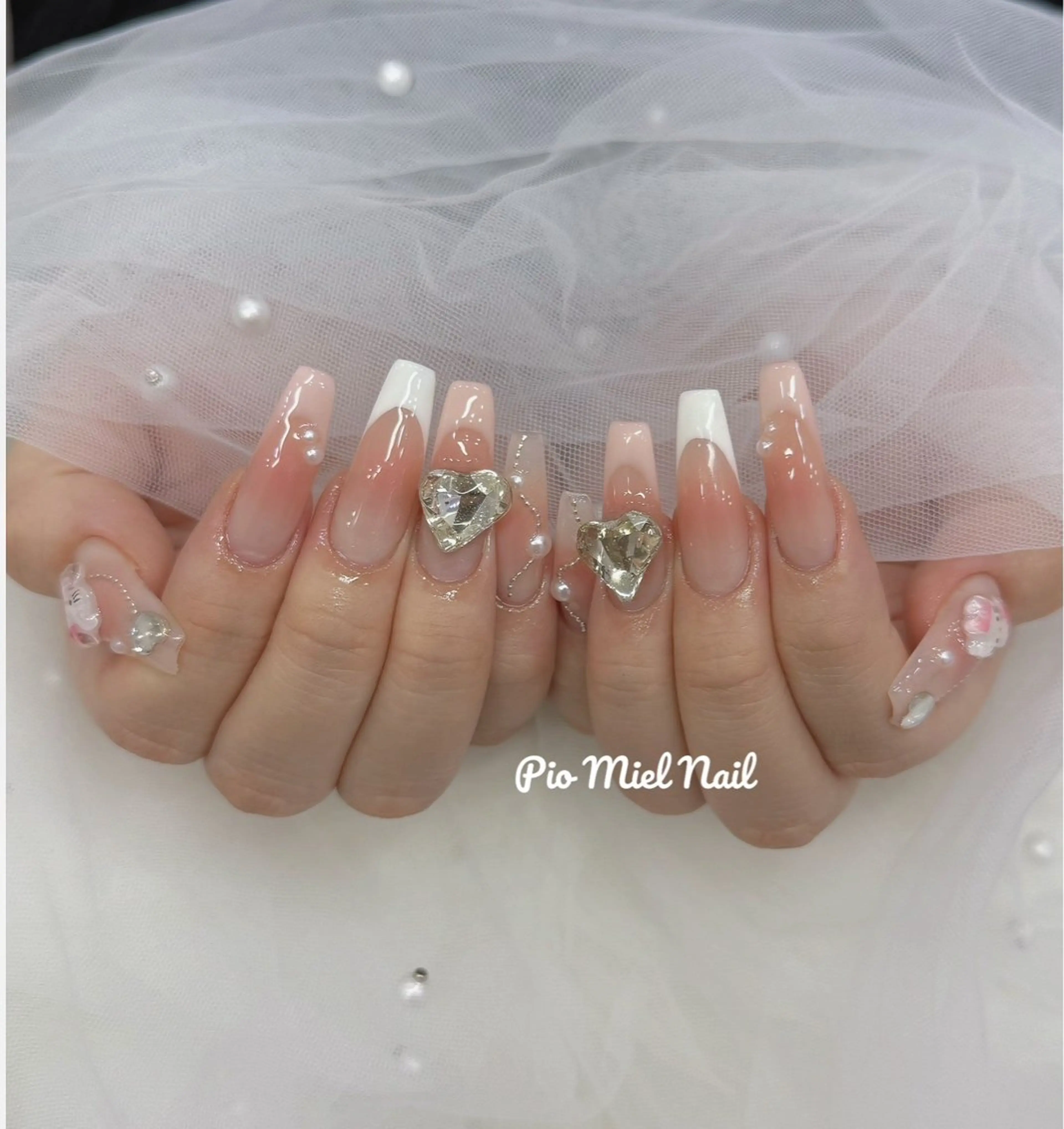 セミロング 韓国風ヘア ハンドネイル HANA 長さだしのネイルデザイン