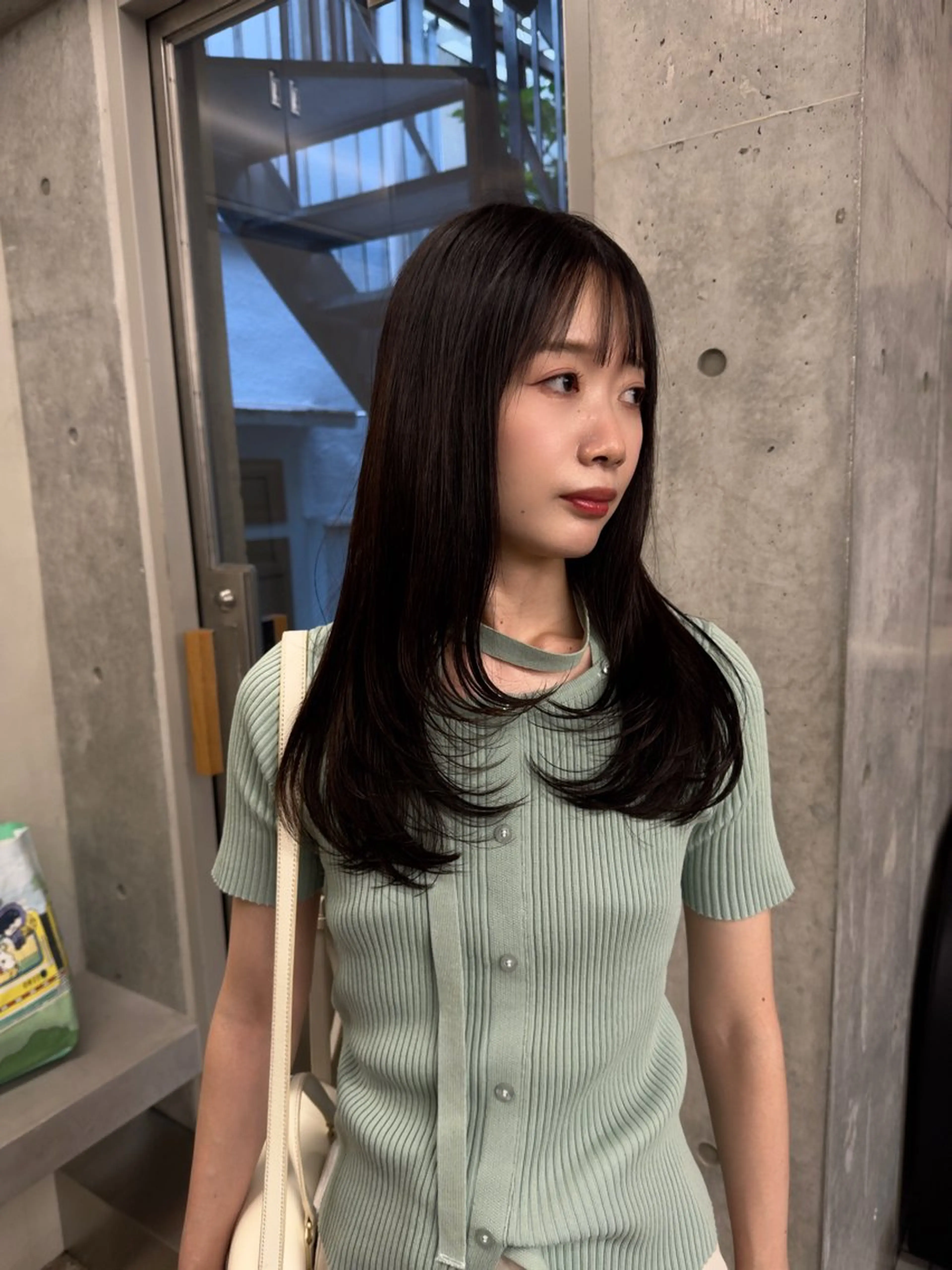 ロング カラー ロングレイヤー アッシュ ベージュカラー ブリーチ 透明感カラー カット 縮毛矯正 トリートメント 誰より丁寧なカット/ 小林輝/レイヤーのヘアスタイル