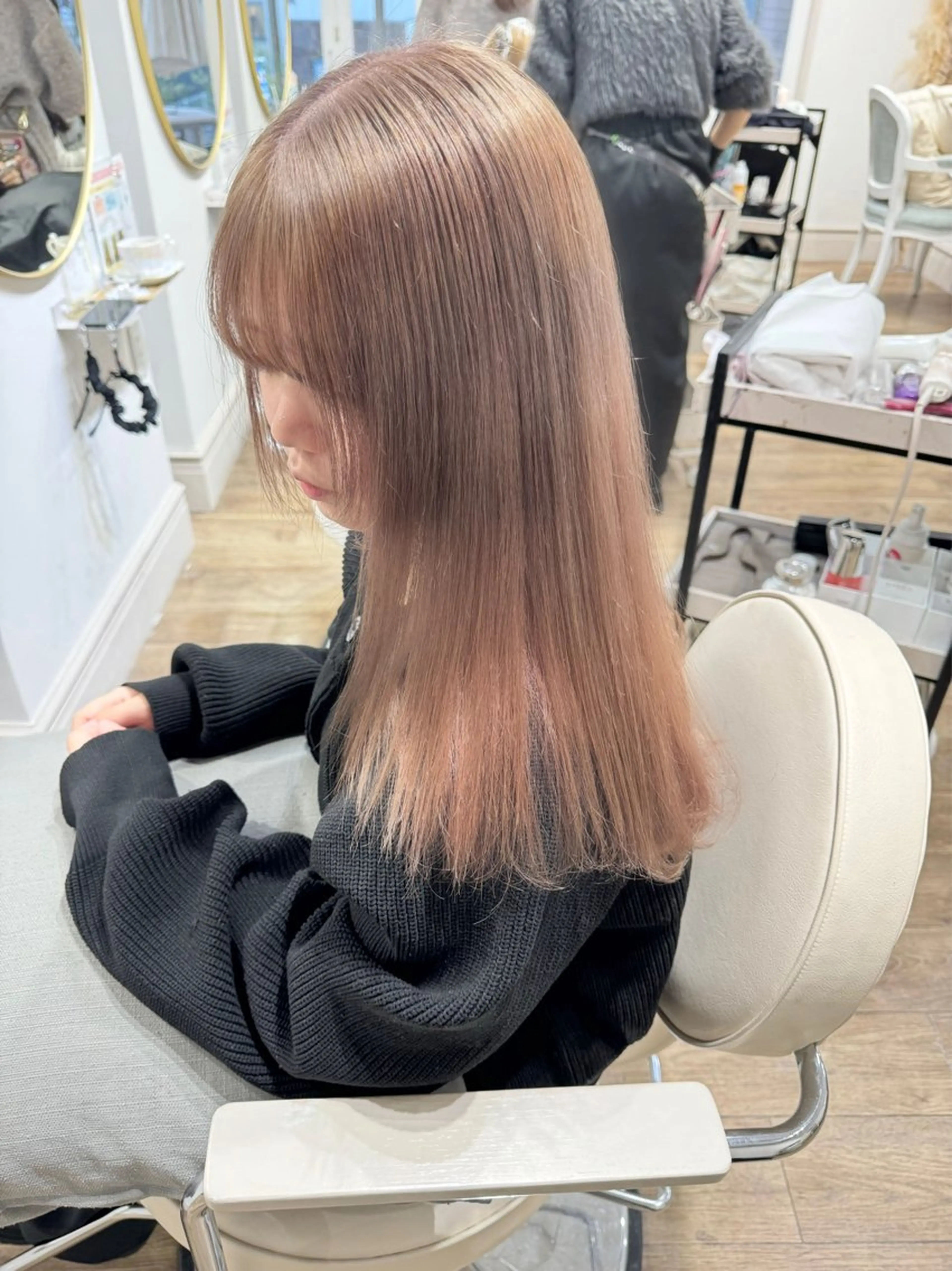 カラー ブリーチ 🌷柔らかクリーミー 🤍kirari🌷のヘアスタイル