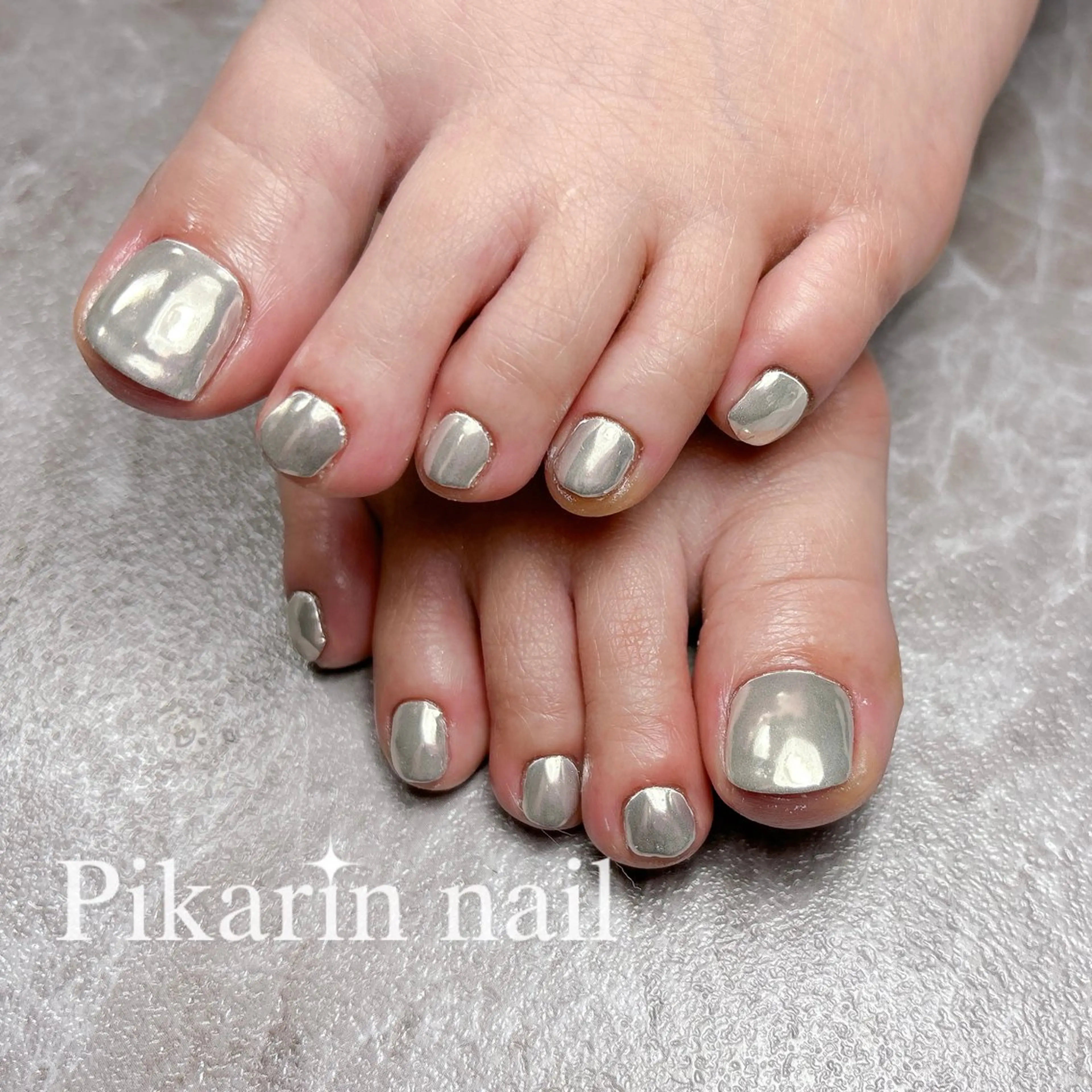 ネイル フットネイル ミラーネイル Nail Salon Pikarin🌙のネイルデザイン