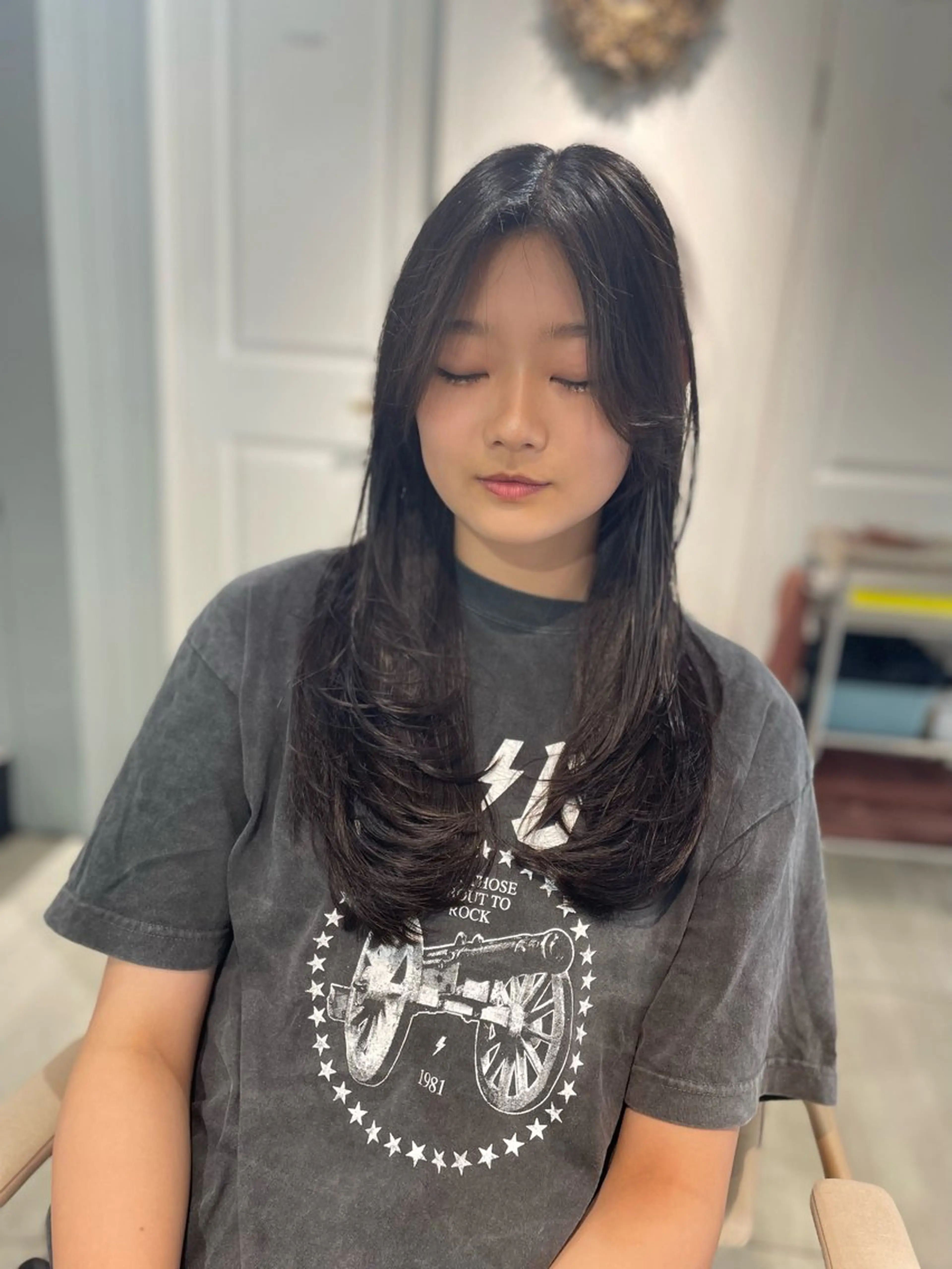 ロング くびれヘア 顔まわりレイヤー ハイレイヤー 髪質改善 韓国風ヘア カット トリートメント 梅田縮毛矯正◻︎髪質 改善◻︎細見 了眞のヘアスタイル