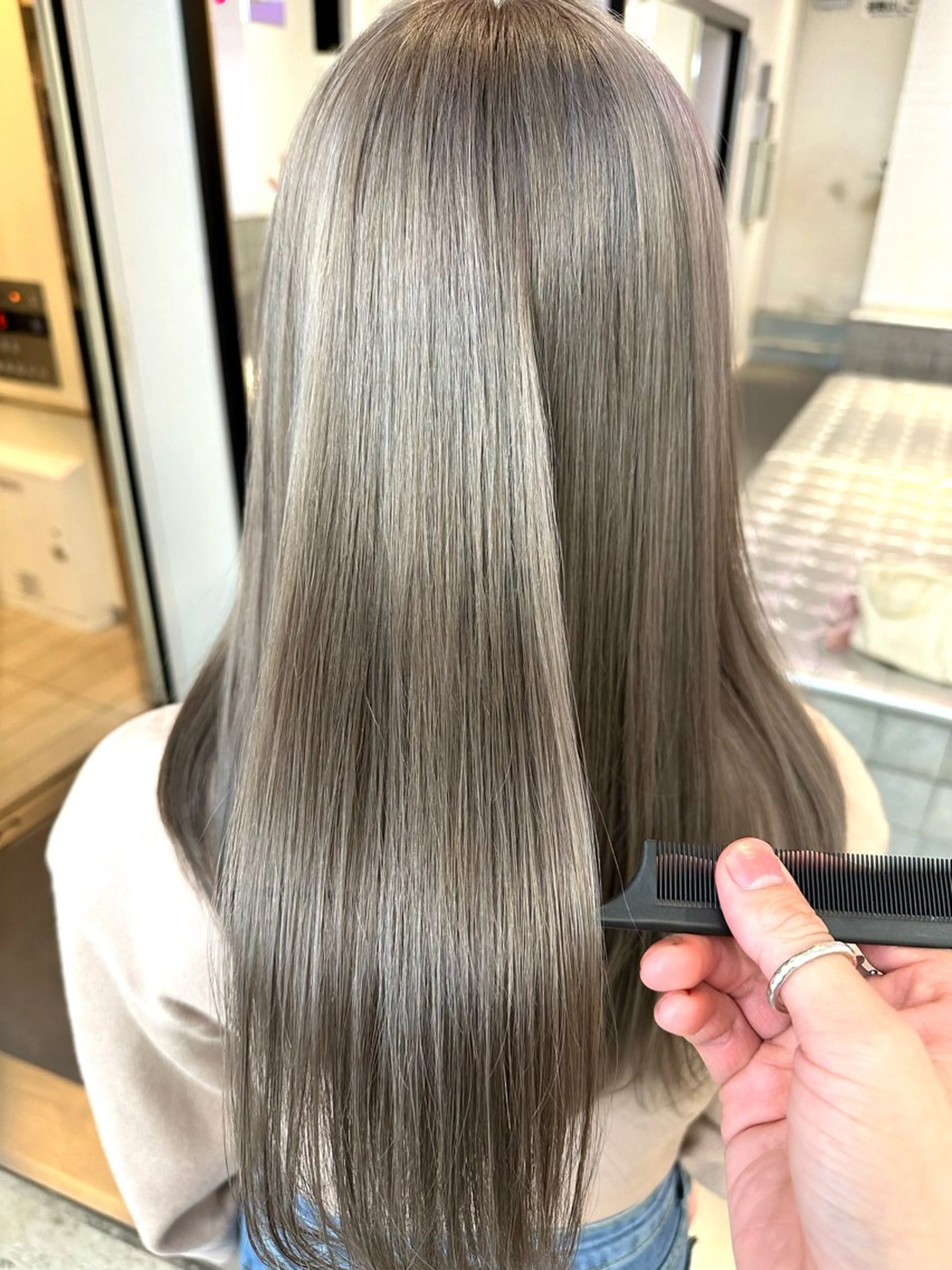 ミディアム カラー ヘアカラー トリートメント 🌈艶髪ベージュ🌈 ユウトのヘアスタイル