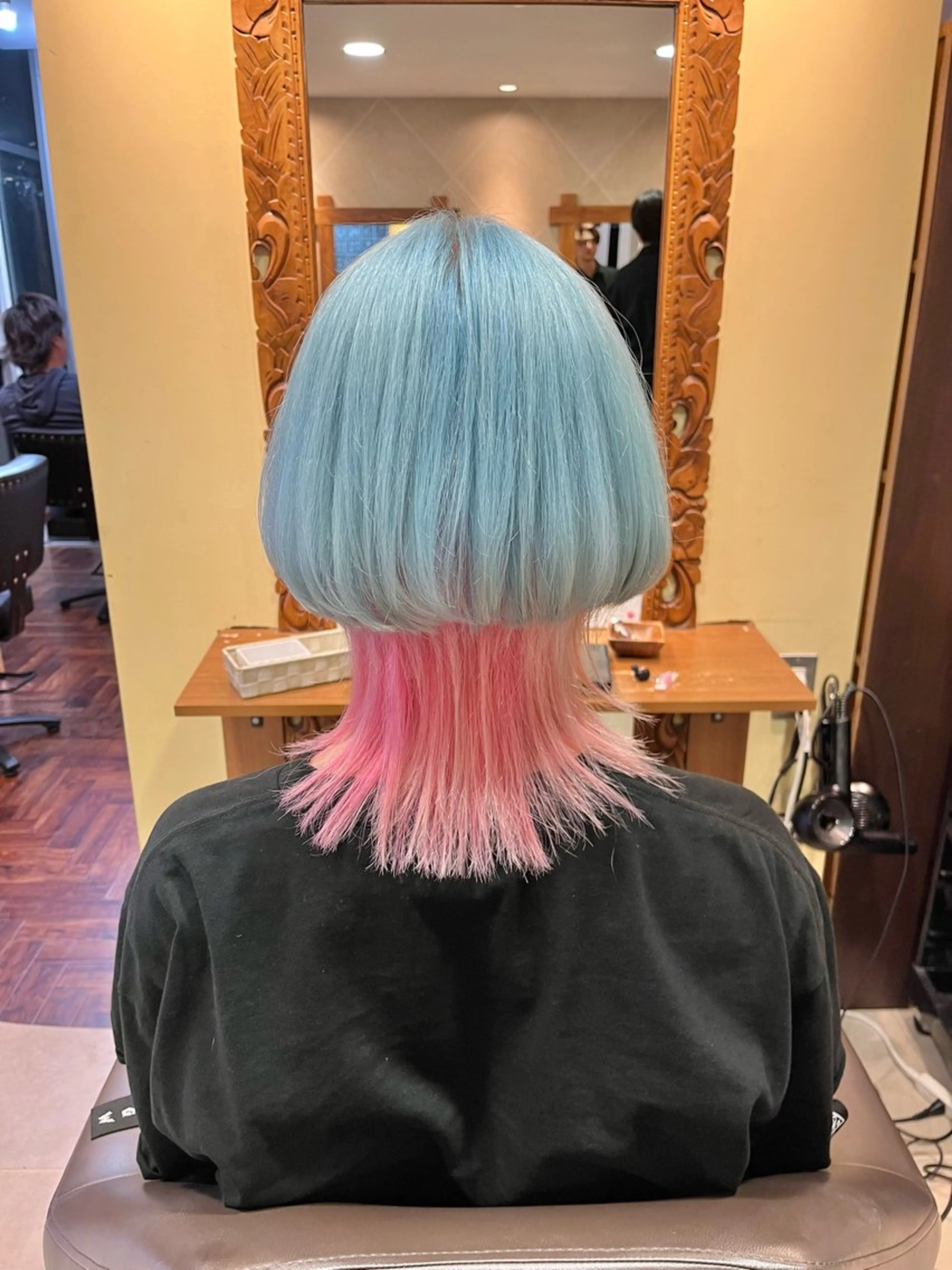 ミディアム カラー ブリーチ デザインカラー ピンクカラー カット ヘアカラー トリートメント カットが上手い 💇‍♂🌸サク🌸のヘアスタイル
