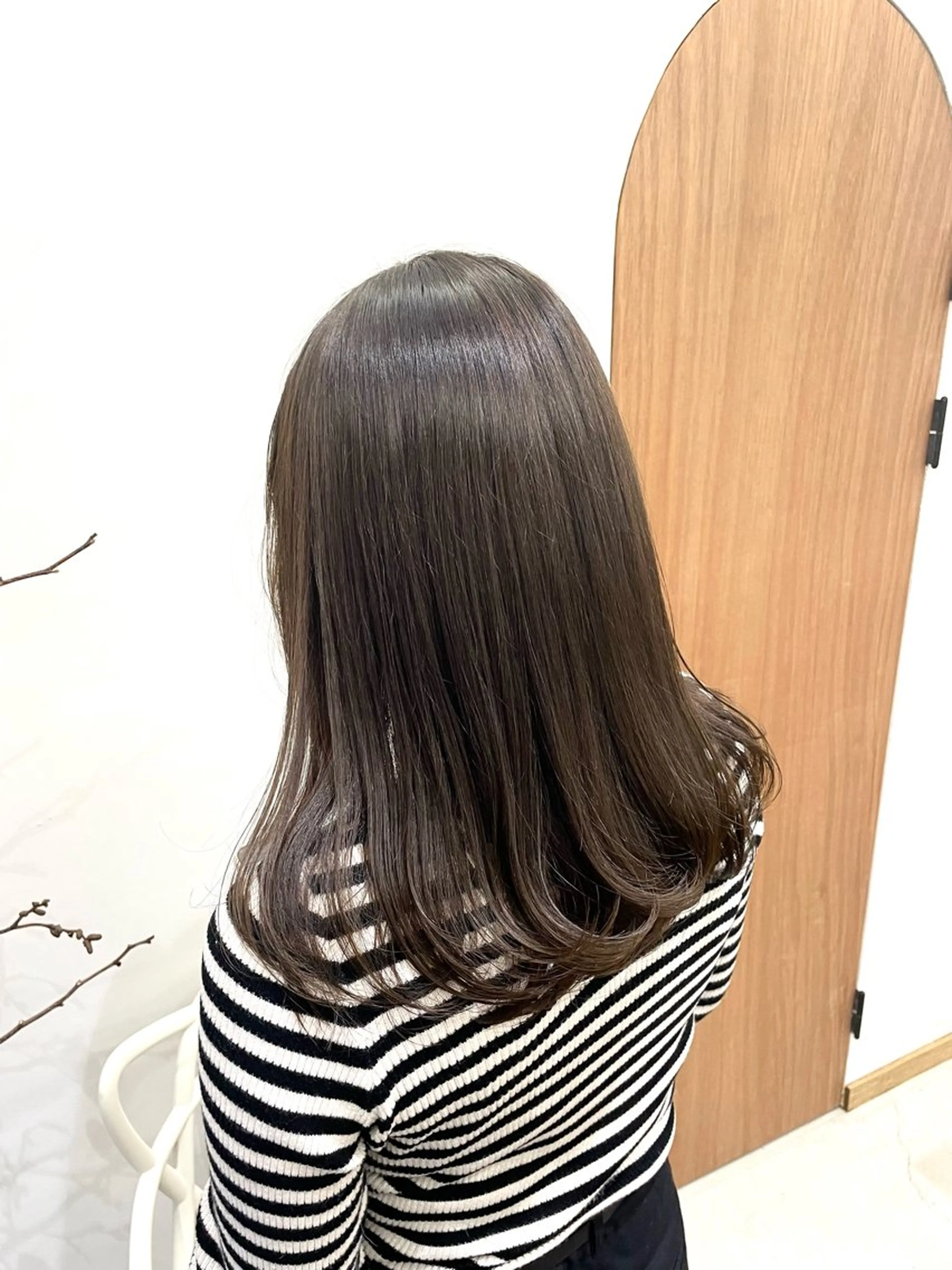 セミロング カラー ベージュカラー オリーブベージュ カット ヘアカラー 慎太朗/パーマ/ボブ /センターパートのヘアスタイル