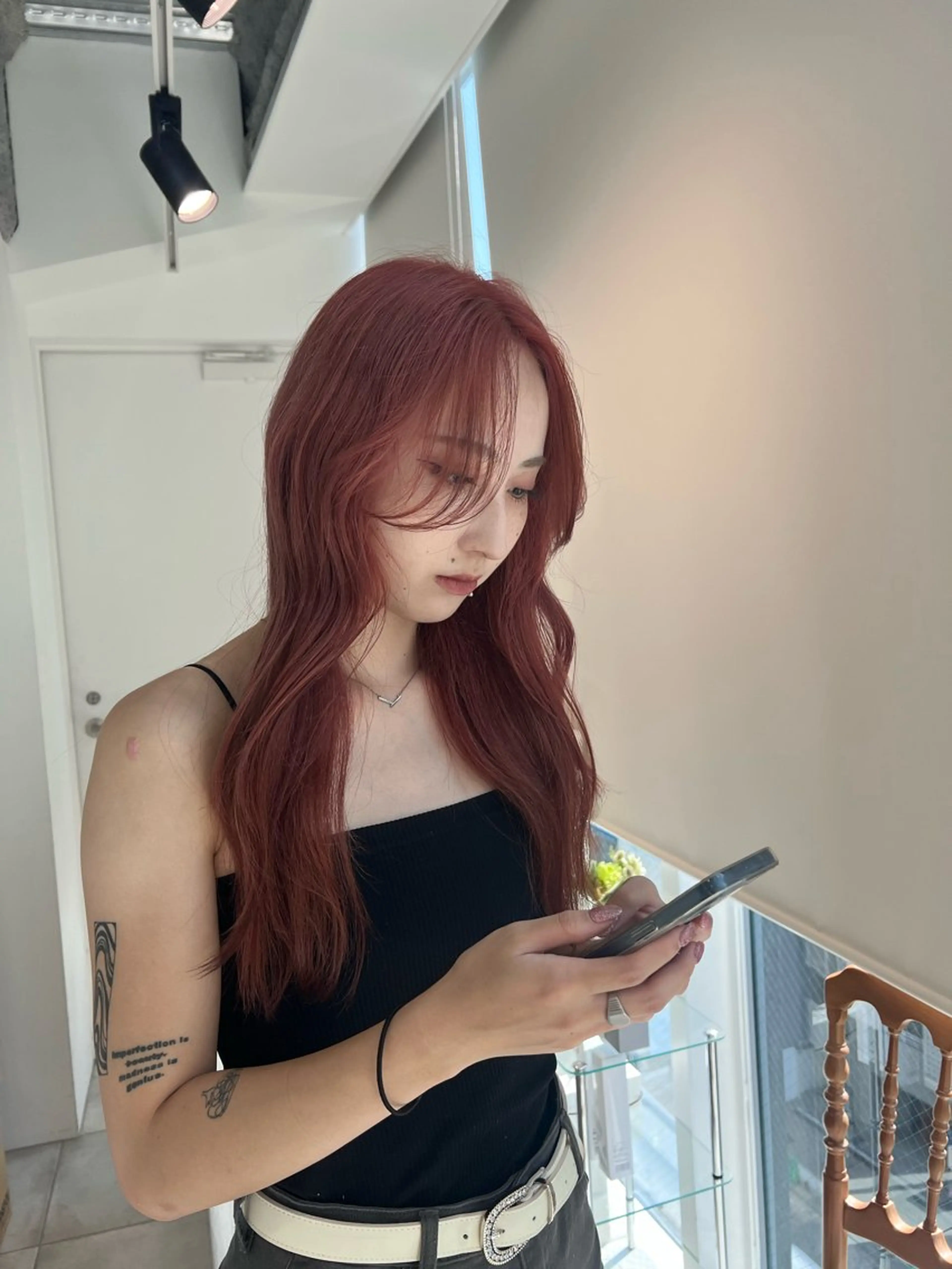 ロング カラー ピンクカラー レッドカラー カット ヘアカラー トリートメント 赤みゼロ/透明感 カラー🌿KANTAのヘアスタイル