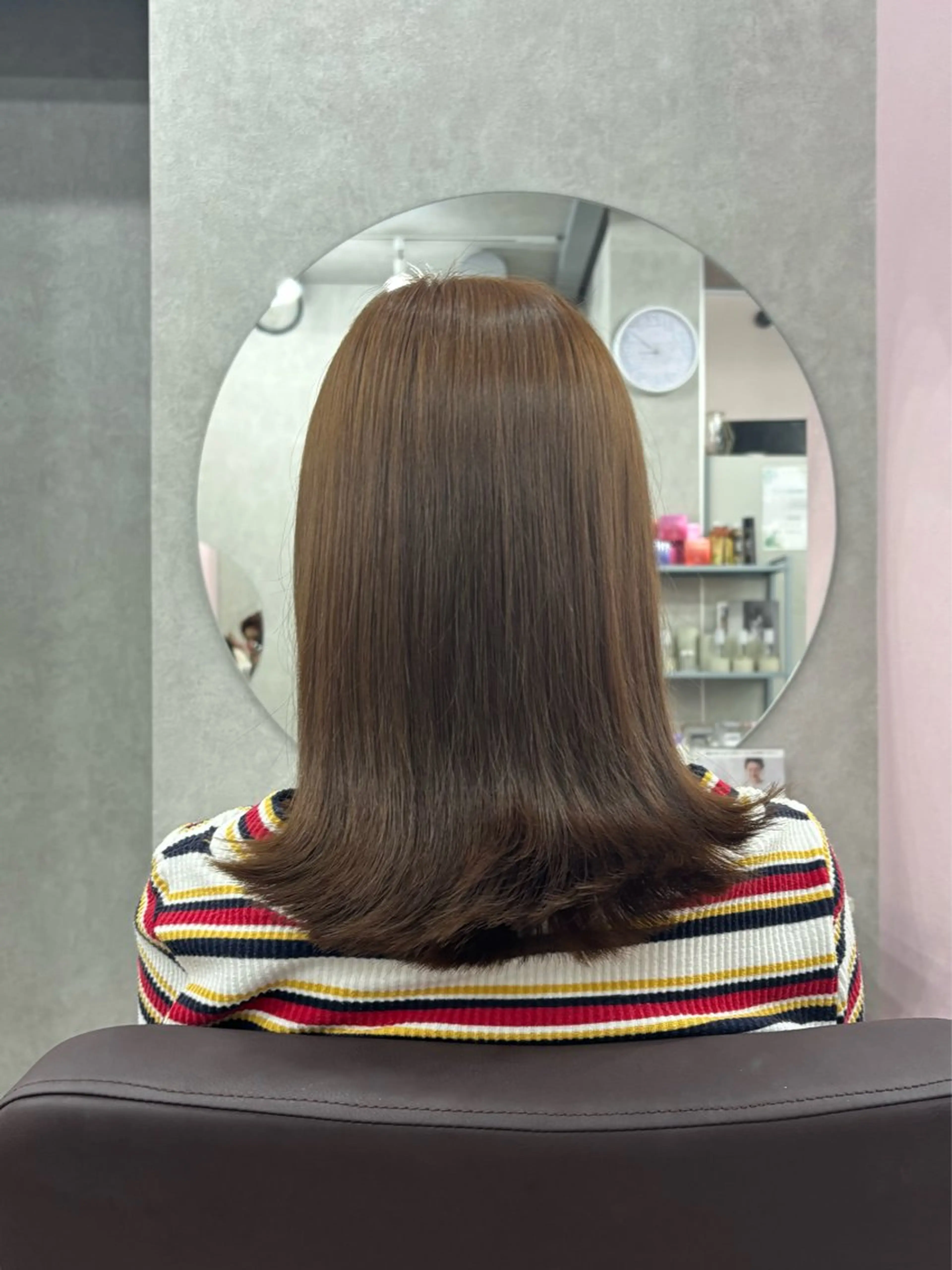 セミロング カラー 倉澤 愛理のヘアスタイル