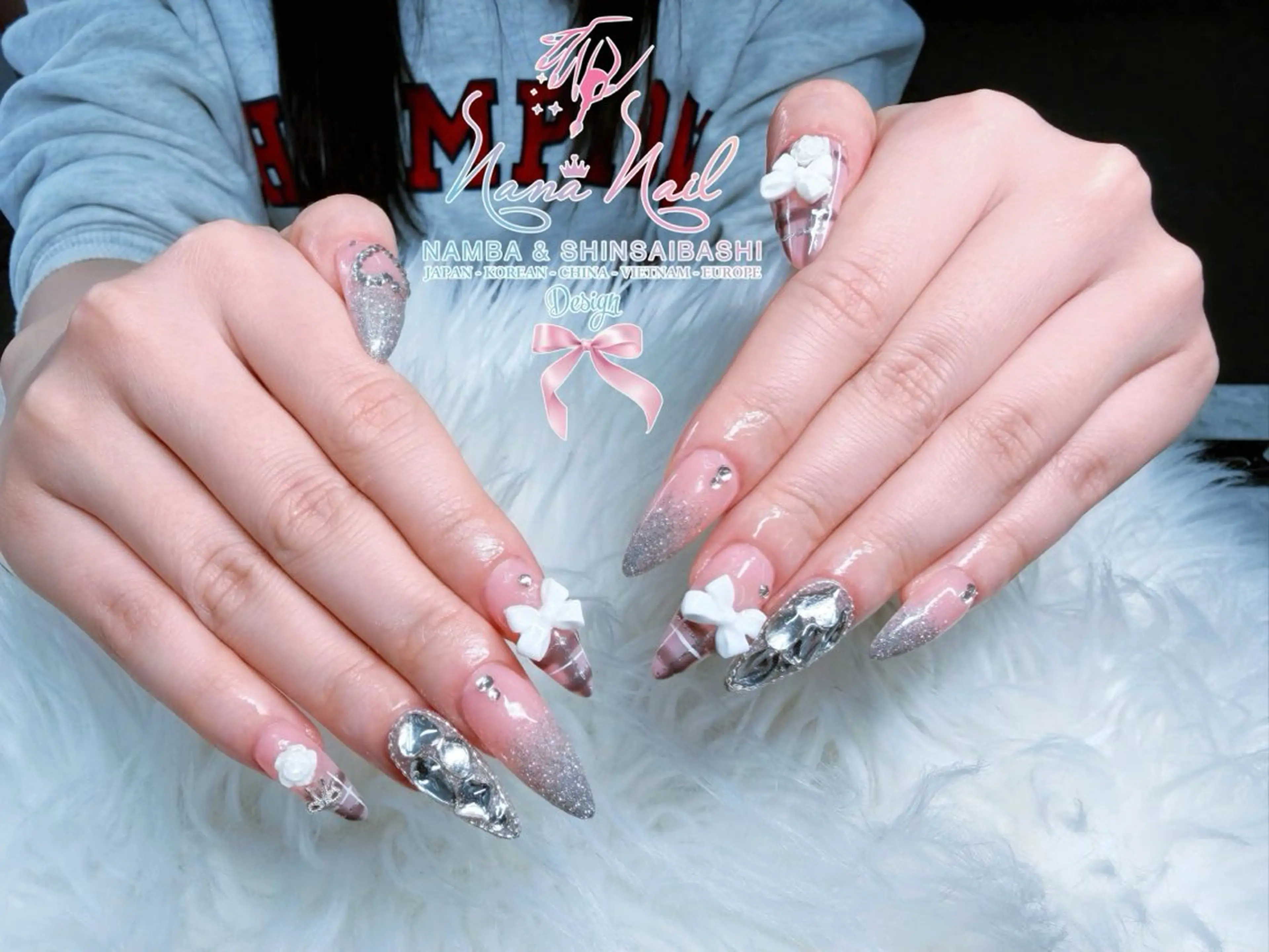 ミディアム 韓国風ヘア クリスマス ハンドネイル 79Linanailnamba所属・Linanail Nambaのネイルデザイン