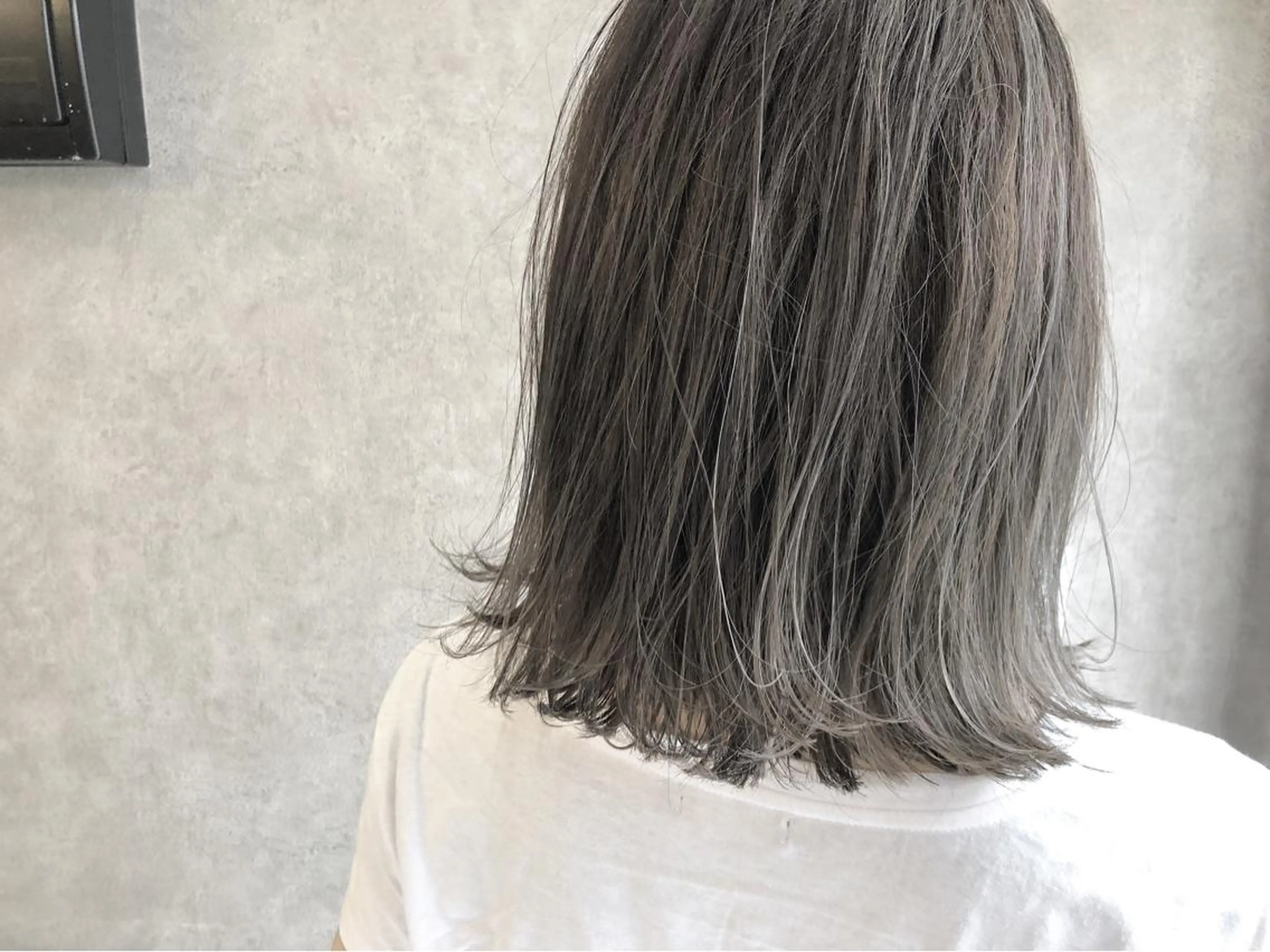 ミディアム カラー 顔周りレイヤー/韓国 ブリーチminamiのヘアスタイル